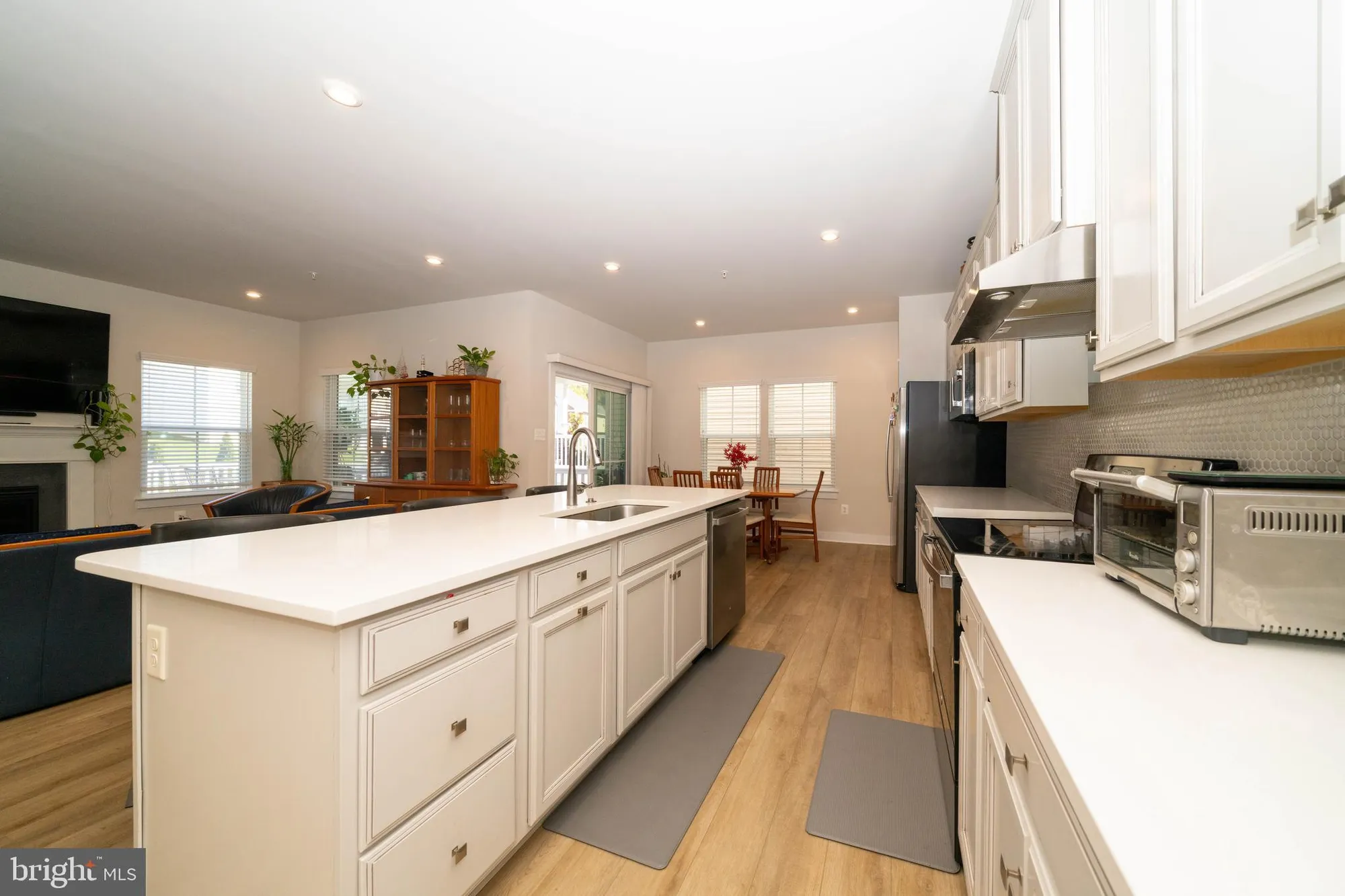 Property Slideshow image 6 of 40 | 1326 stonefly ln, Odenton, MD, 21113