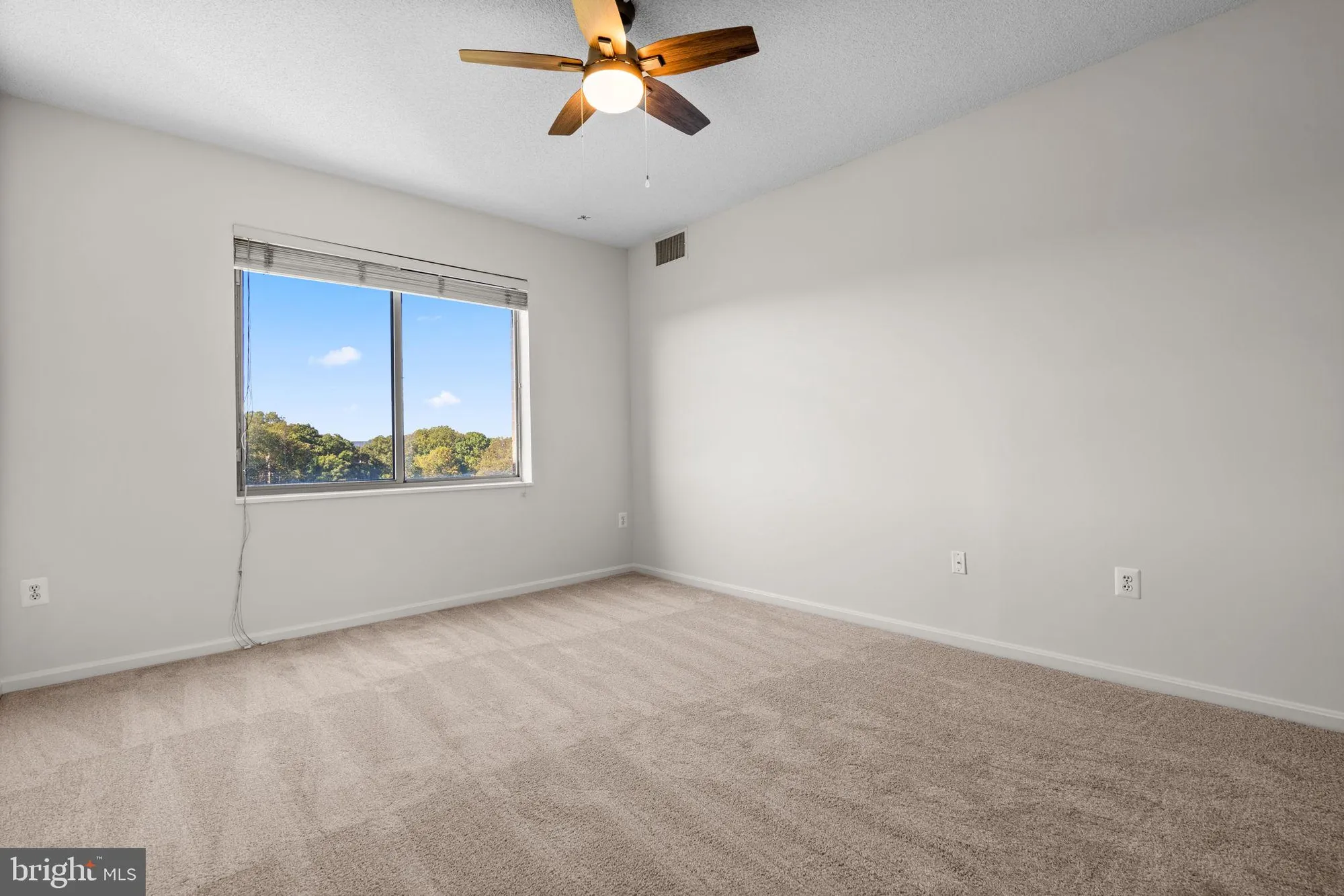 Property Slideshow image 23 of 47 | 3210 n leisure world blvd 1001, Silver Spring, MD, 20906