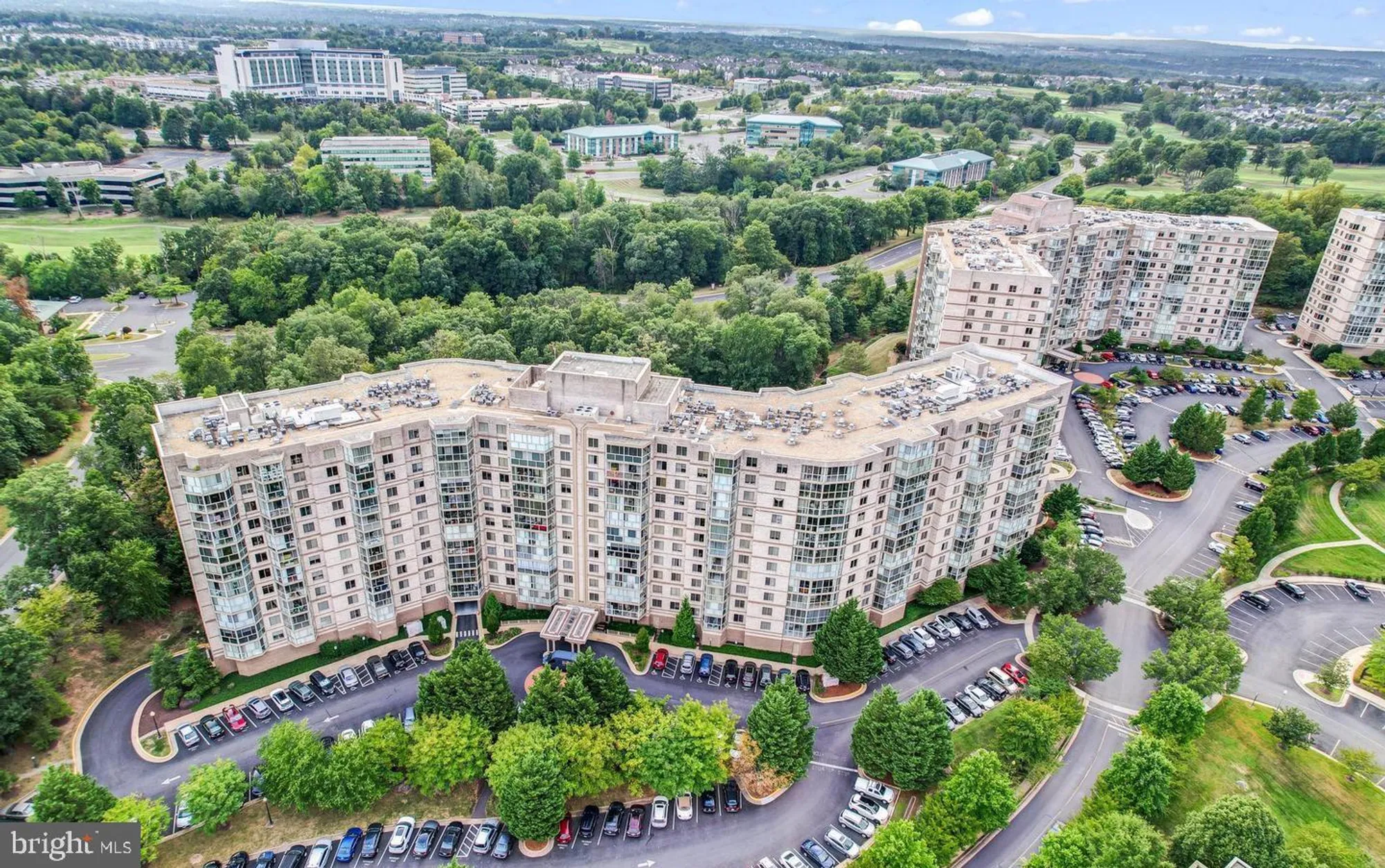 Property Slideshow image 26 of 39 | 19385 cypress ridge ter 914, Leesburg, VA, 20176