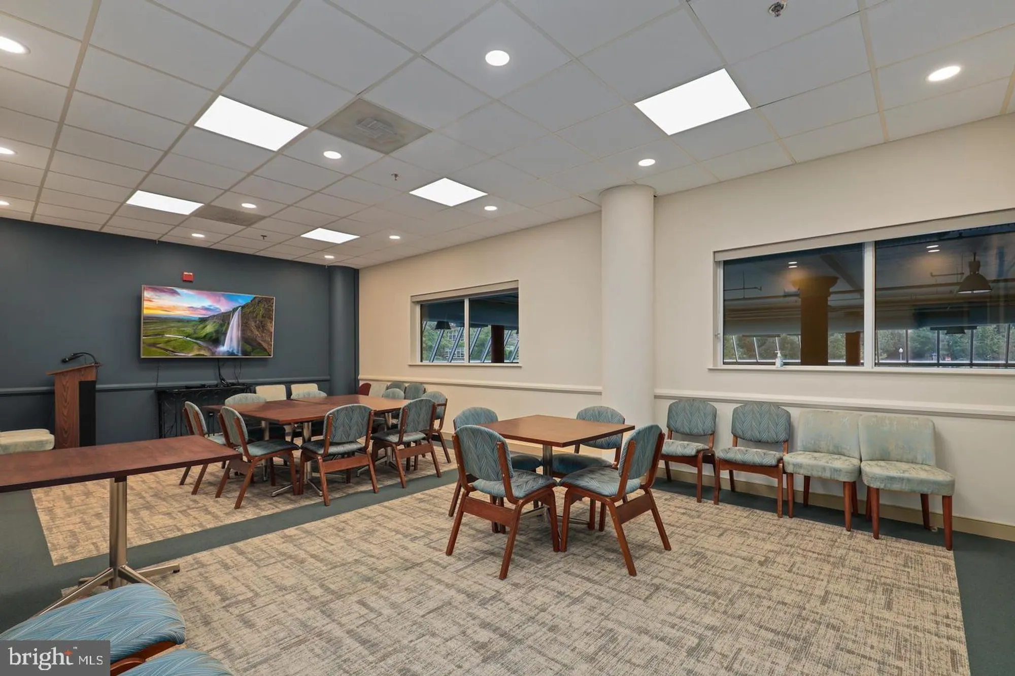 Property Slideshow image 38 of 39 | 19385 cypress ridge ter 914, Leesburg, VA, 20176