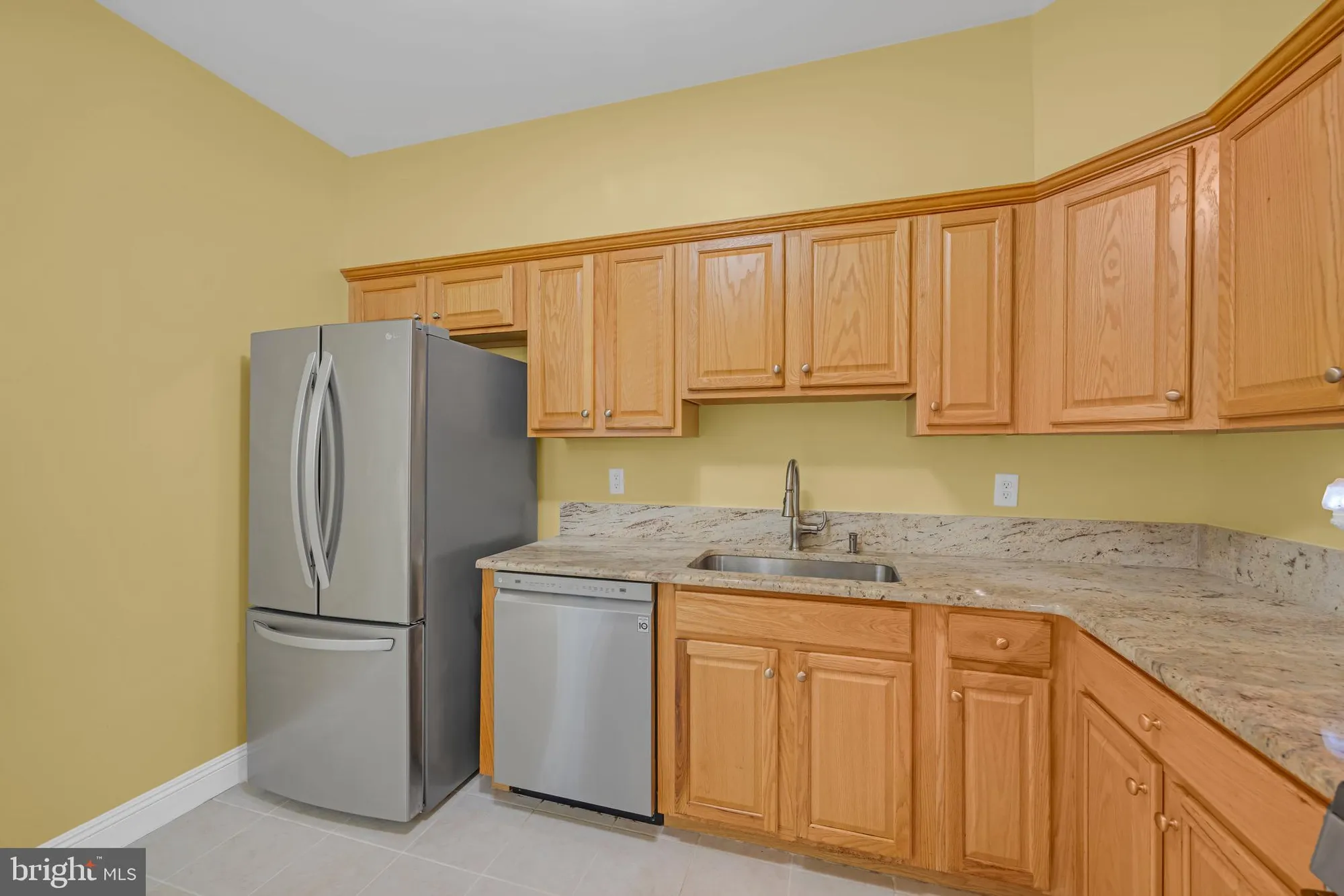 Property Slideshow image 3 of 27 | 540 cranbury rd 410, East Brunswick, NJ, 08816