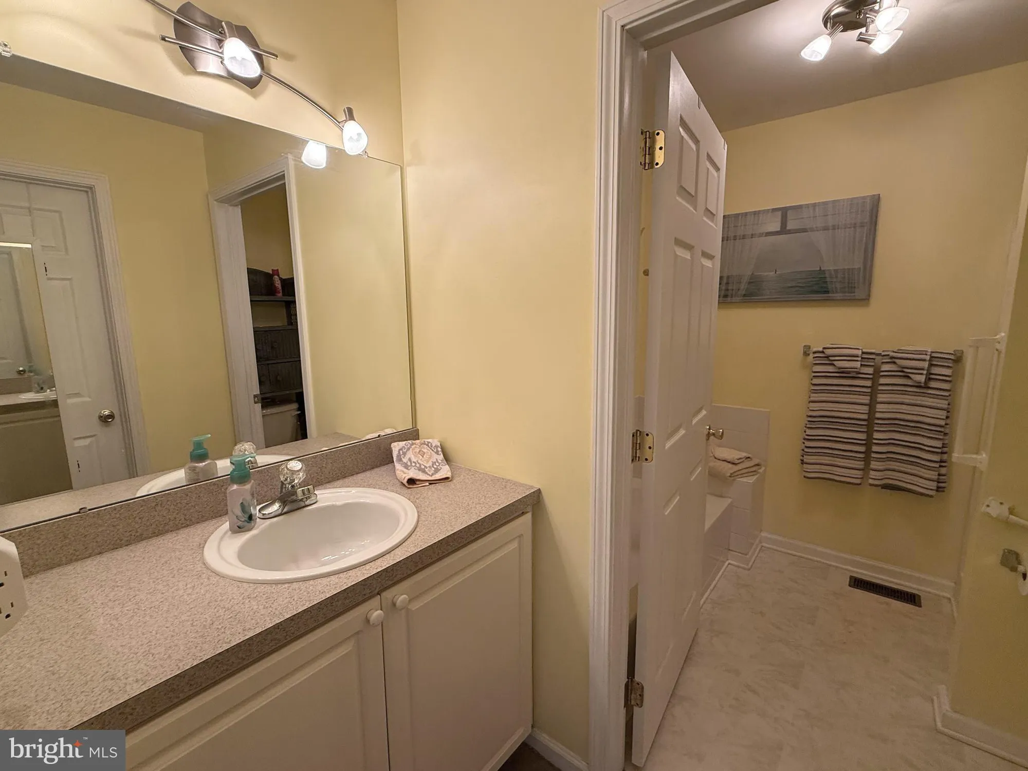 Property Slideshow image 23 of 44 | 66 freedom ln, Bensalem, PA, 19020