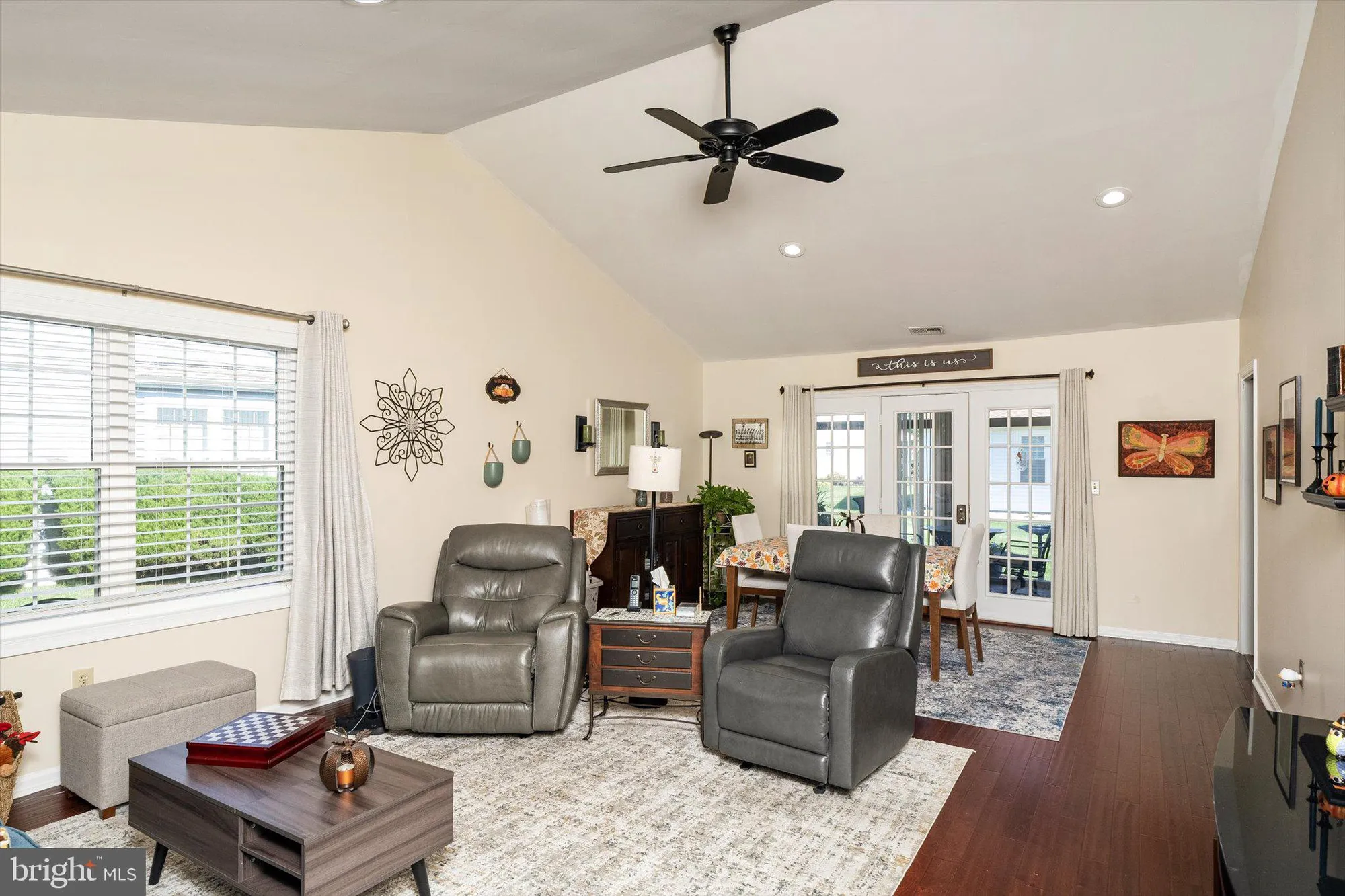 Property Slideshow image 12 of 28 | 21 horseshoe ln, Columbus, NJ, 08022