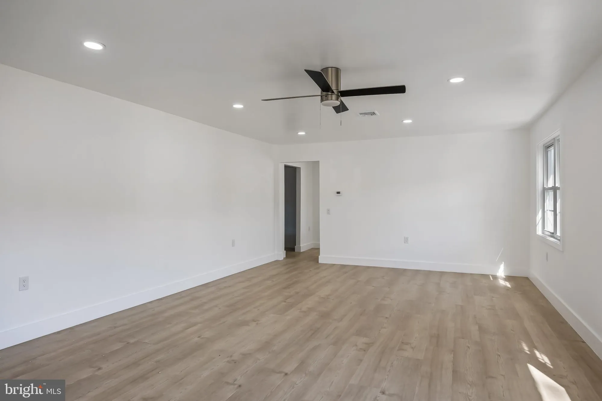 Property Slideshow image 5 of 26 | 5 saint andrews ct, Toms River, NJ, 08757