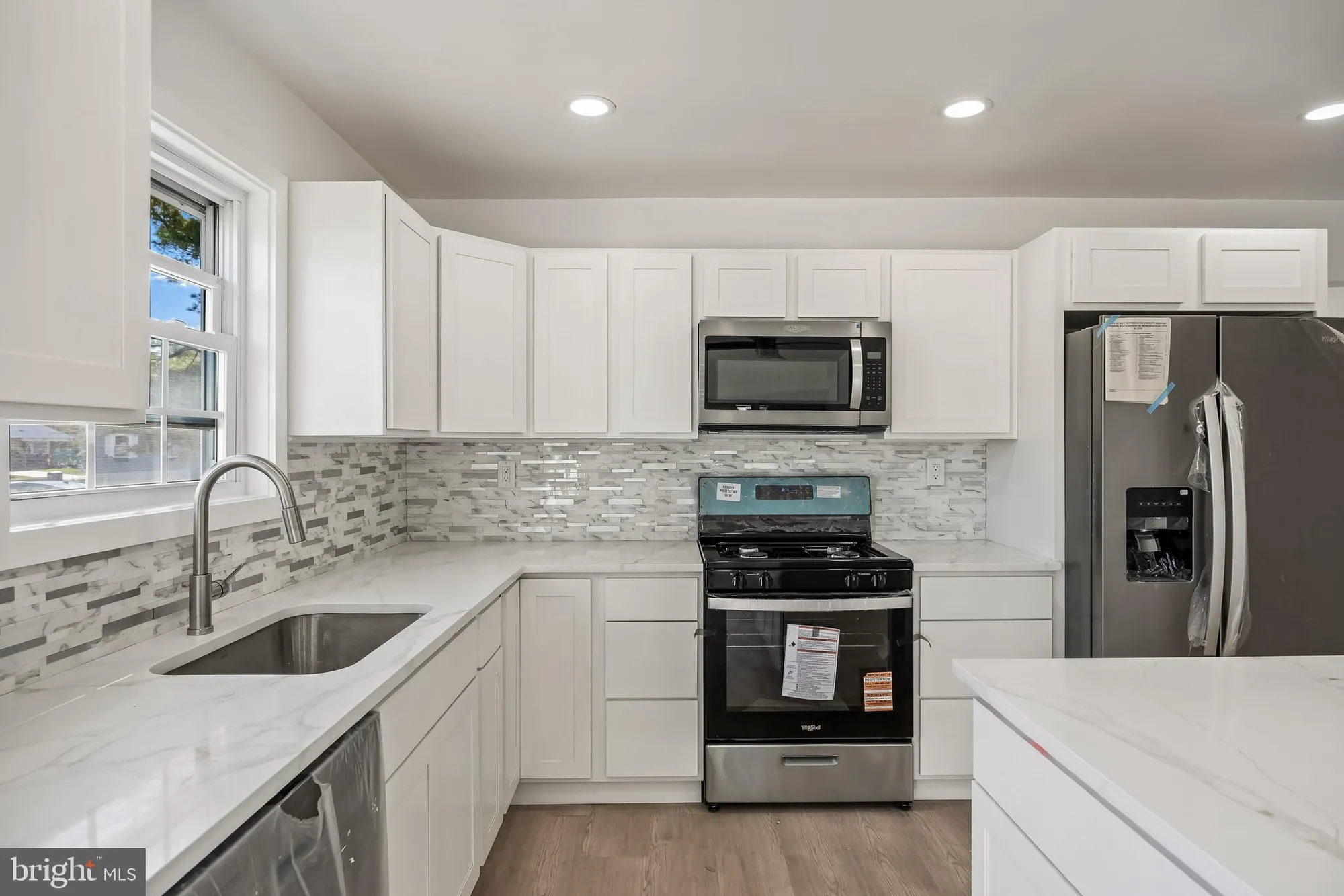 Property Slideshow image 13 of 26 | 5 saint andrews ct, Toms River, NJ, 08757