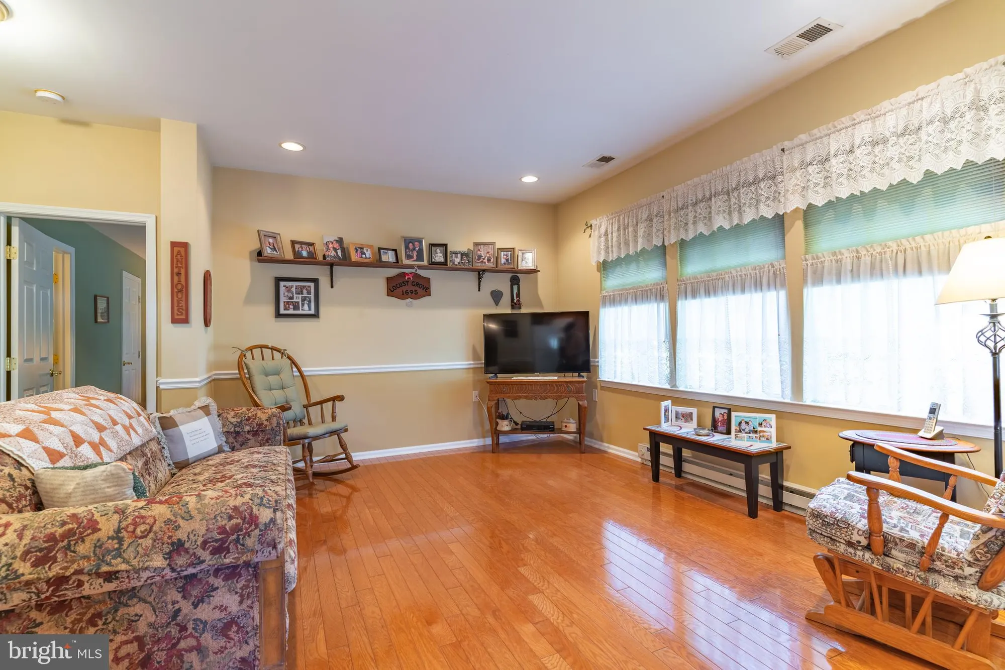 Property Slideshow image 6 of 34 | 233 burholme dr, Hamilton, NJ, 08691