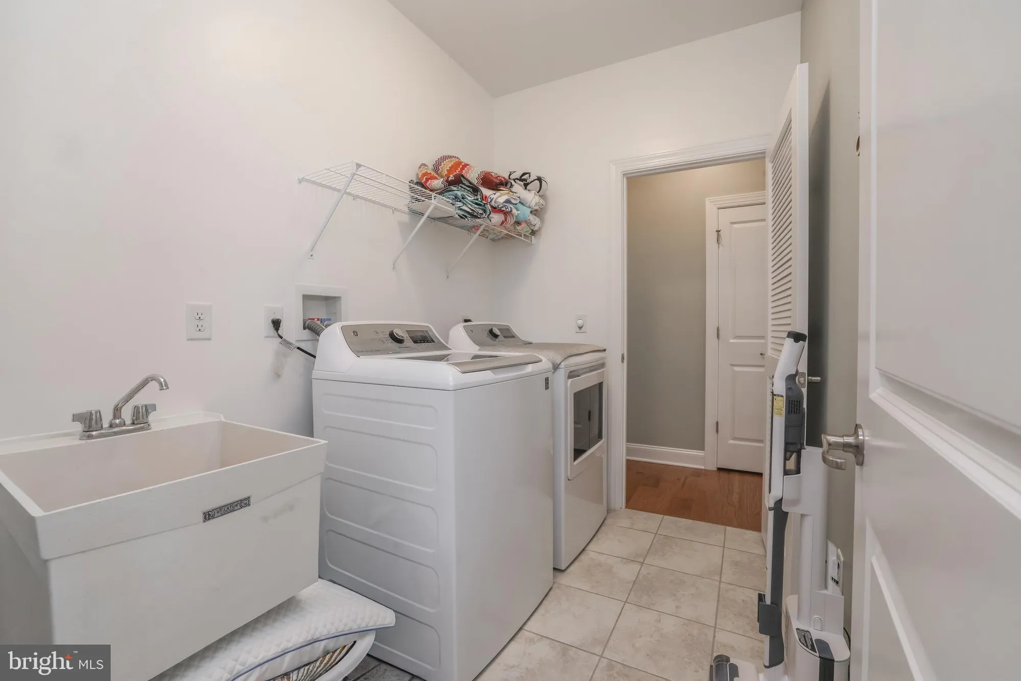 Property Slideshow image 31 of 48 | 21 butler dr, Barnegat, NJ, 08005