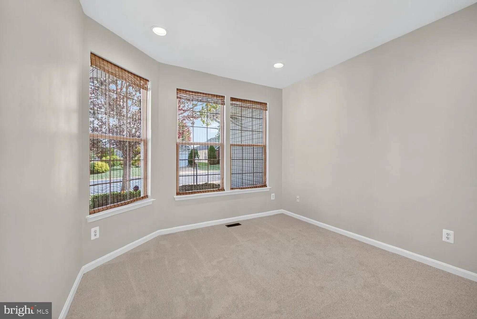 Property Slideshow image 4 of 49 | 16837 four seasons dr, Dumfries, VA, 22025