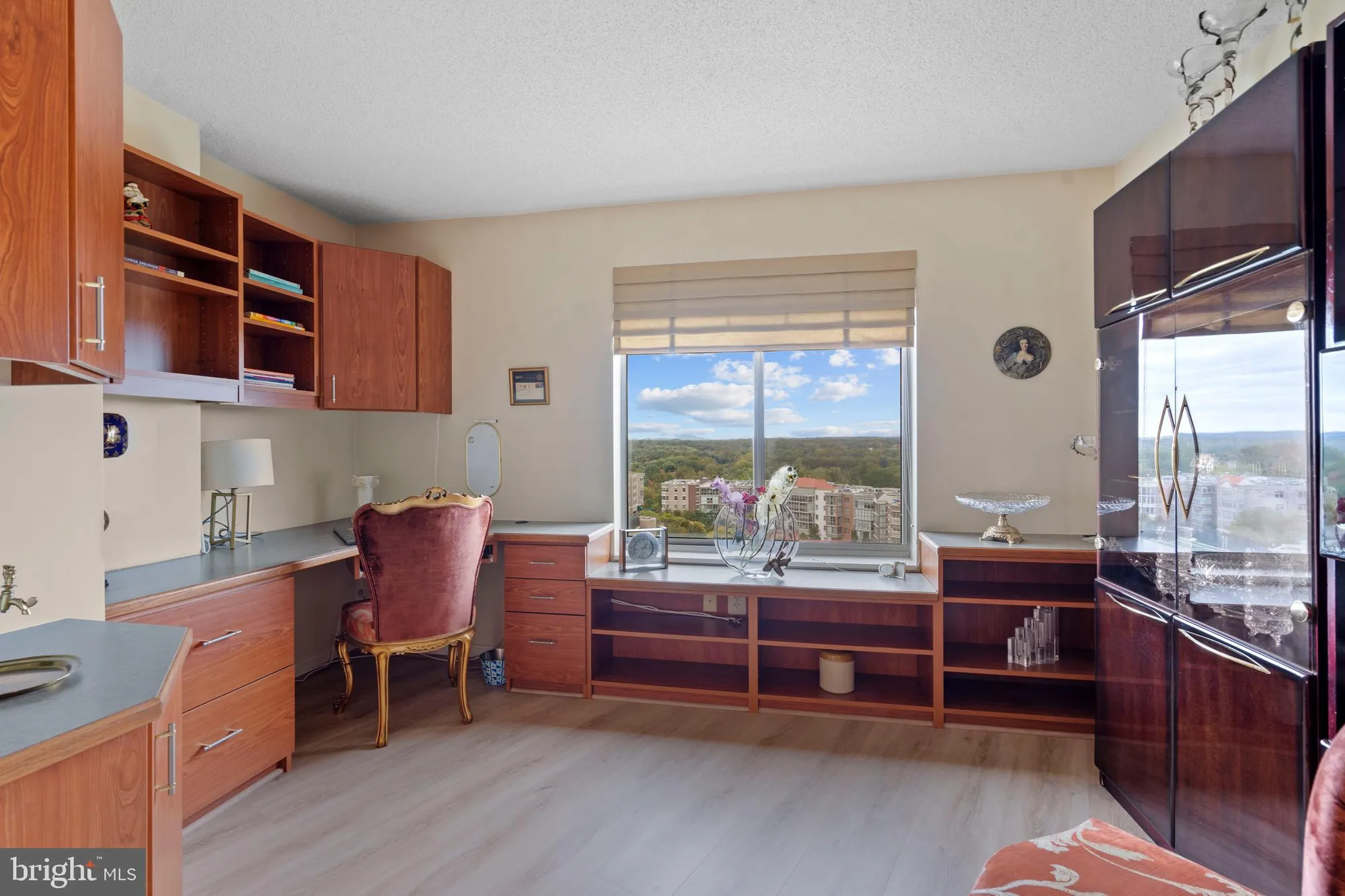 Property Slideshow image 12 of 39 | 19385 cypress ridge ter 914, Leesburg, VA, 20176