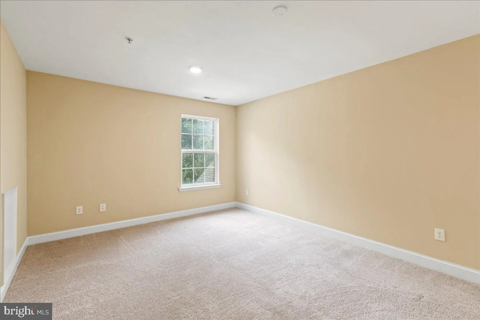Property Slideshow image 7 of 40 | 1504 springfield ct 37, Jamison, PA, 18929