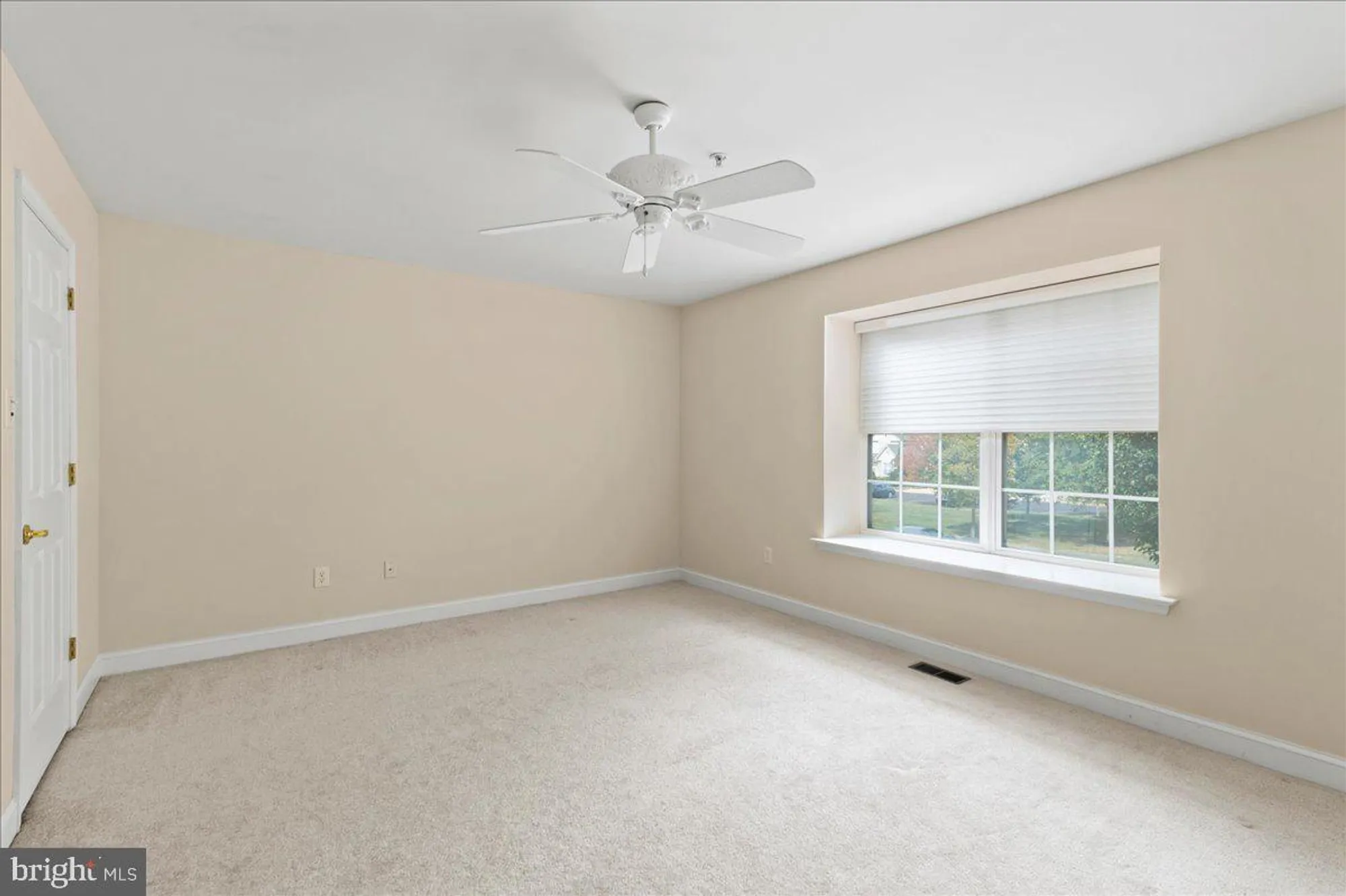 Property Slideshow image 8 of 40 | 1504 springfield ct 37, Jamison, PA, 18929