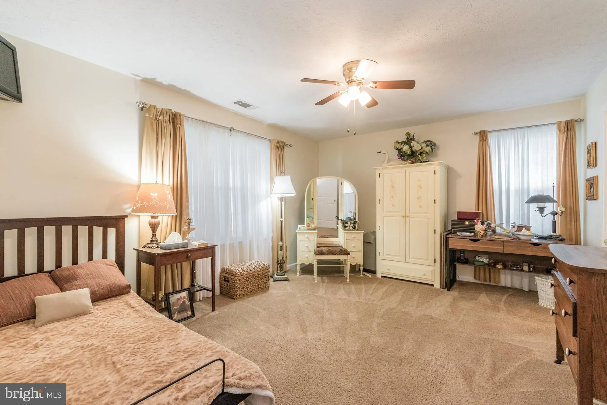 Property Slideshow image 27 of 32 | 221 crestwood ln, Winchester, VA, 22602