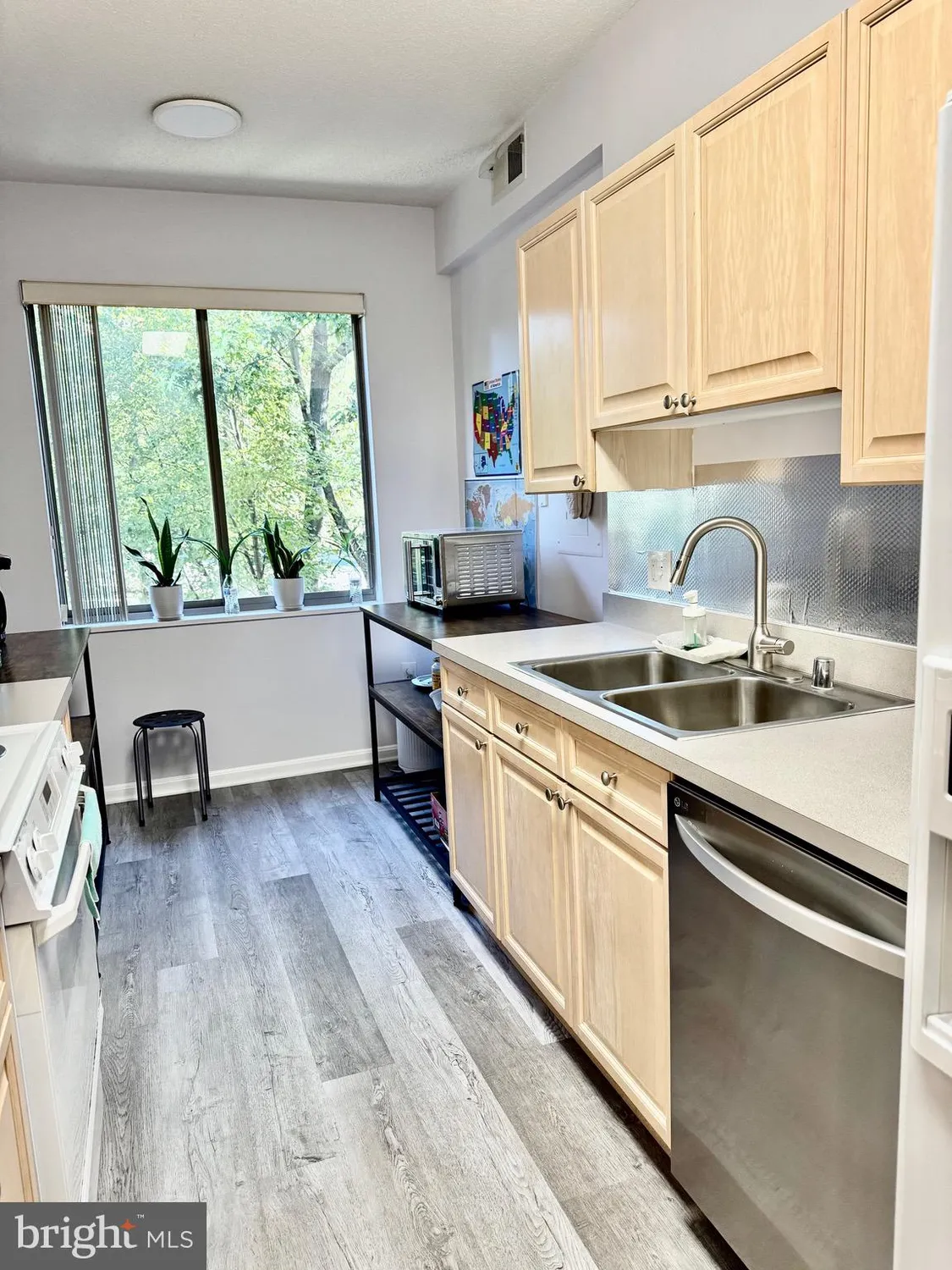 Property Slideshow image 6 of 19 | 2900 n leisure world blvd apt 312, Silver Spring, MD, 20906