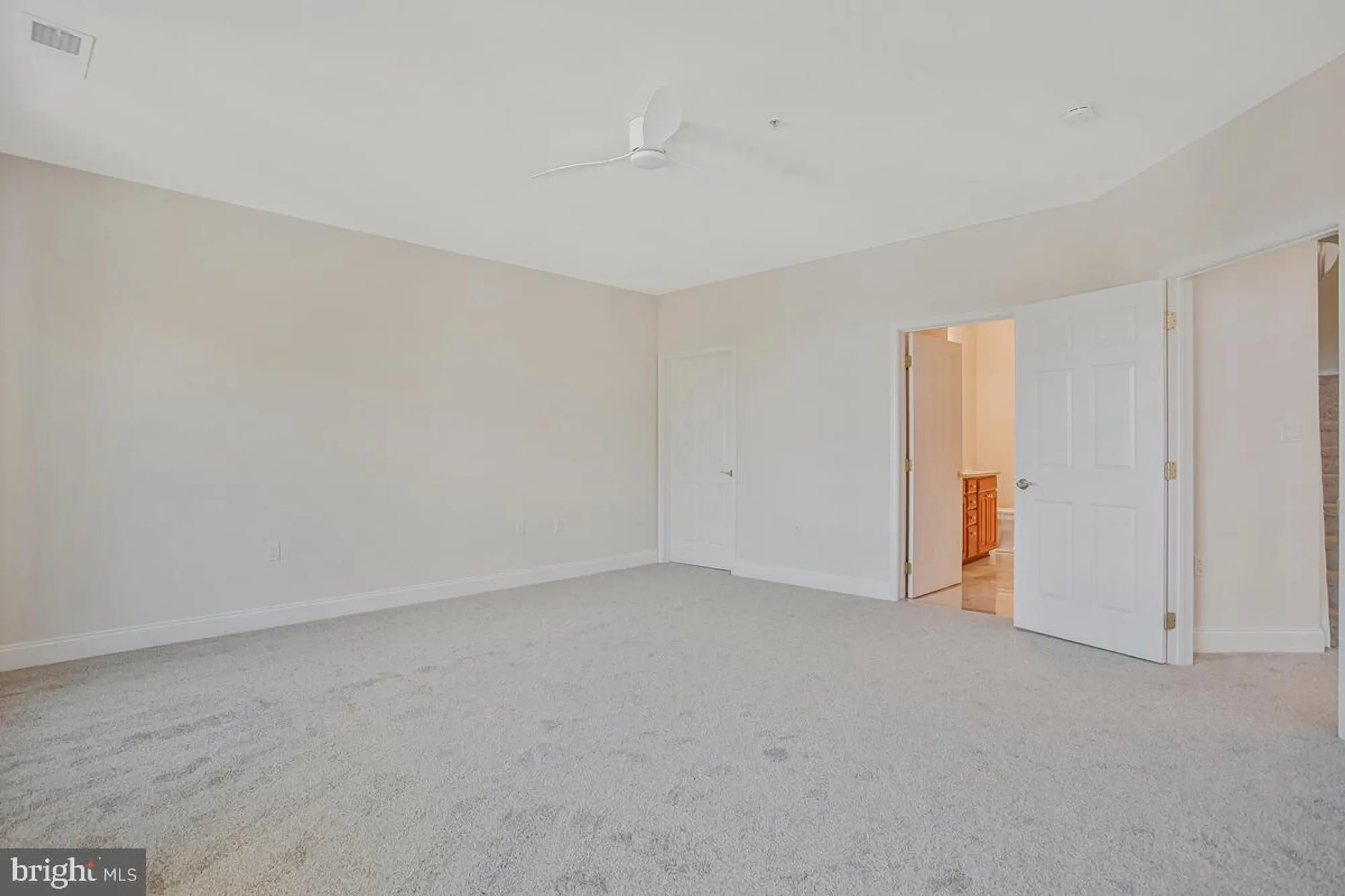 Property Slideshow image 19 of 51 | 8820 shining oceans way 410, Columbia, MD, 21045