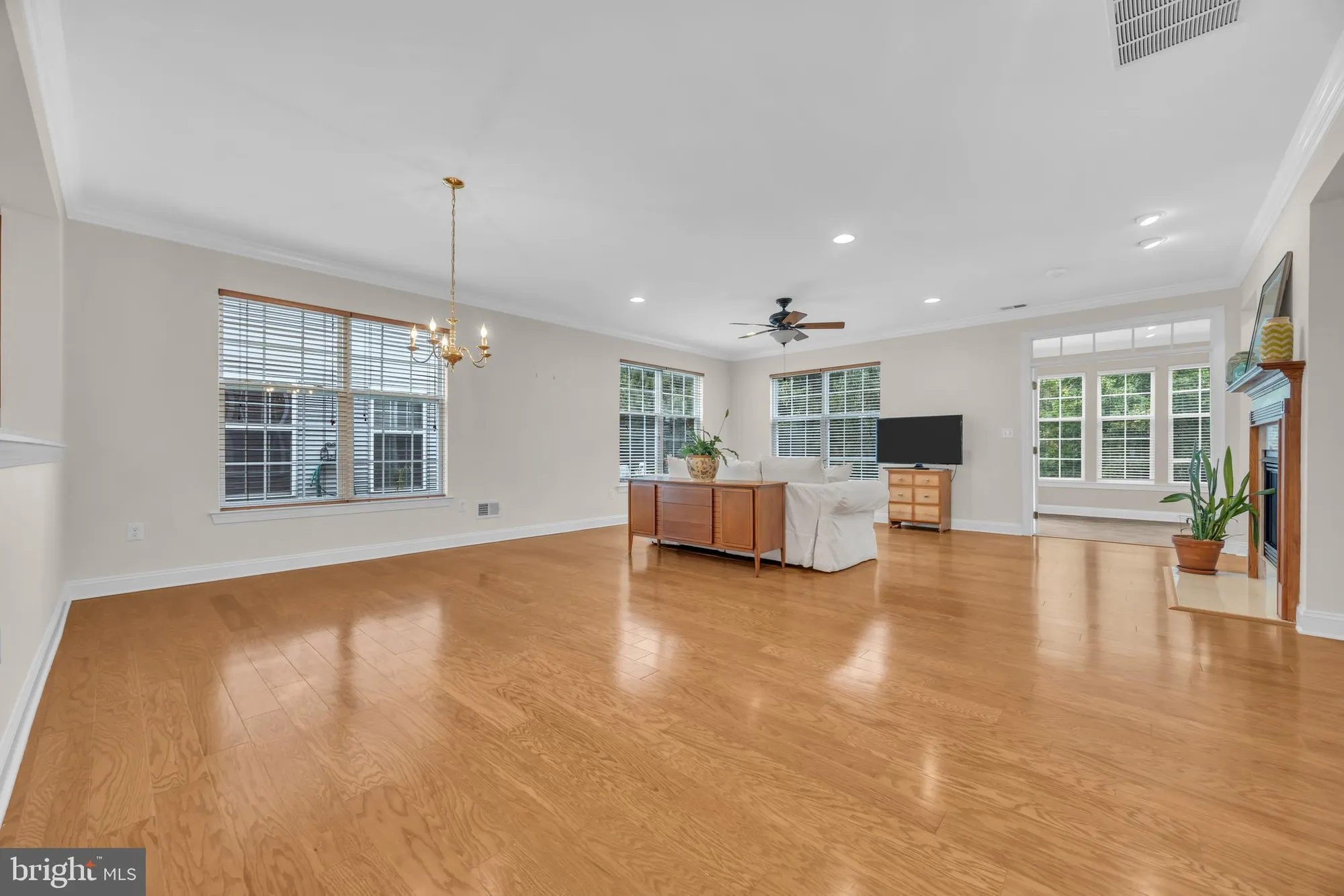 Property Slideshow image 5 of 31 | 8 barbados ct, Hamilton, NJ, 08691