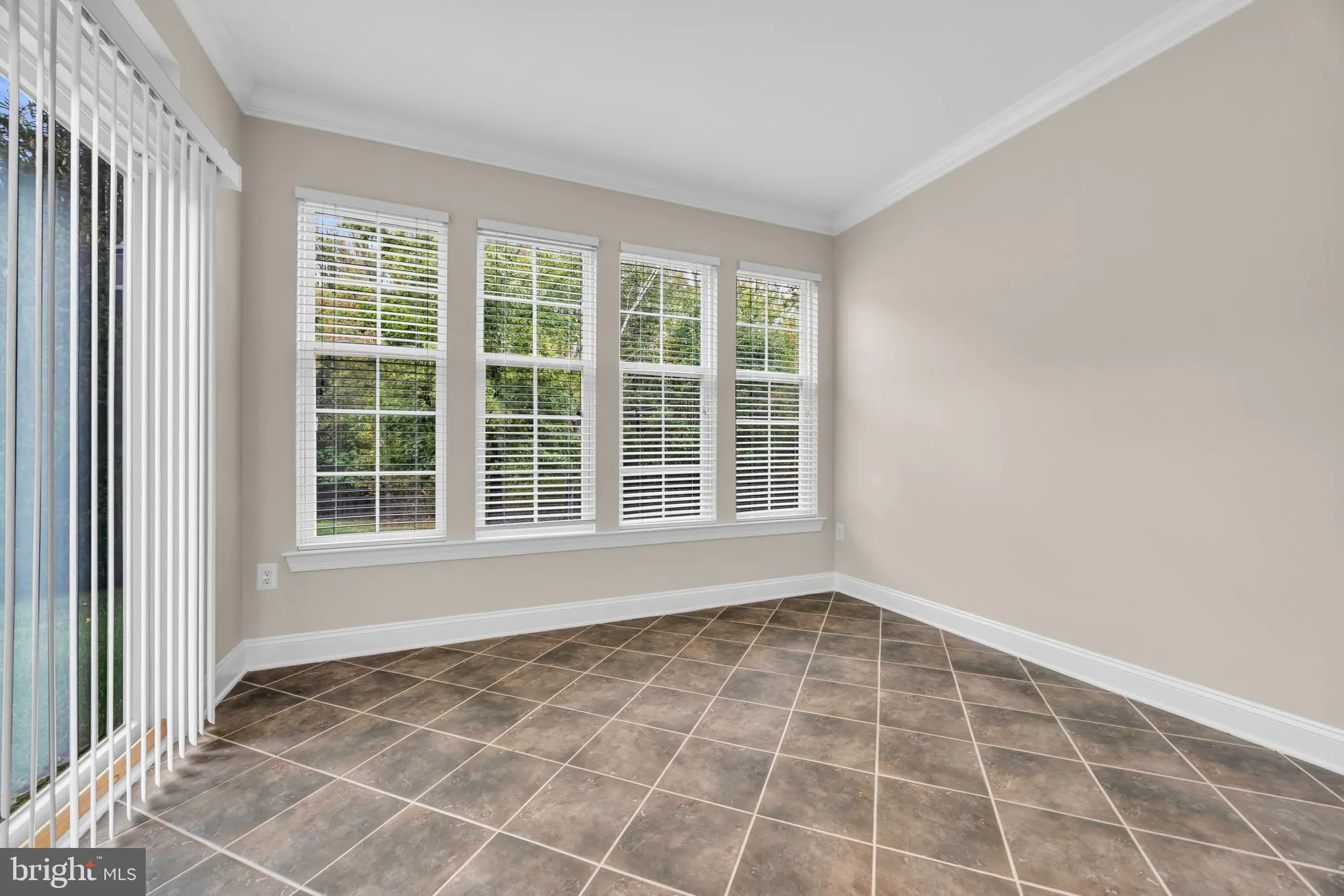 Property Slideshow image 15 of 31 | 8 barbados ct, Hamilton, NJ, 08691