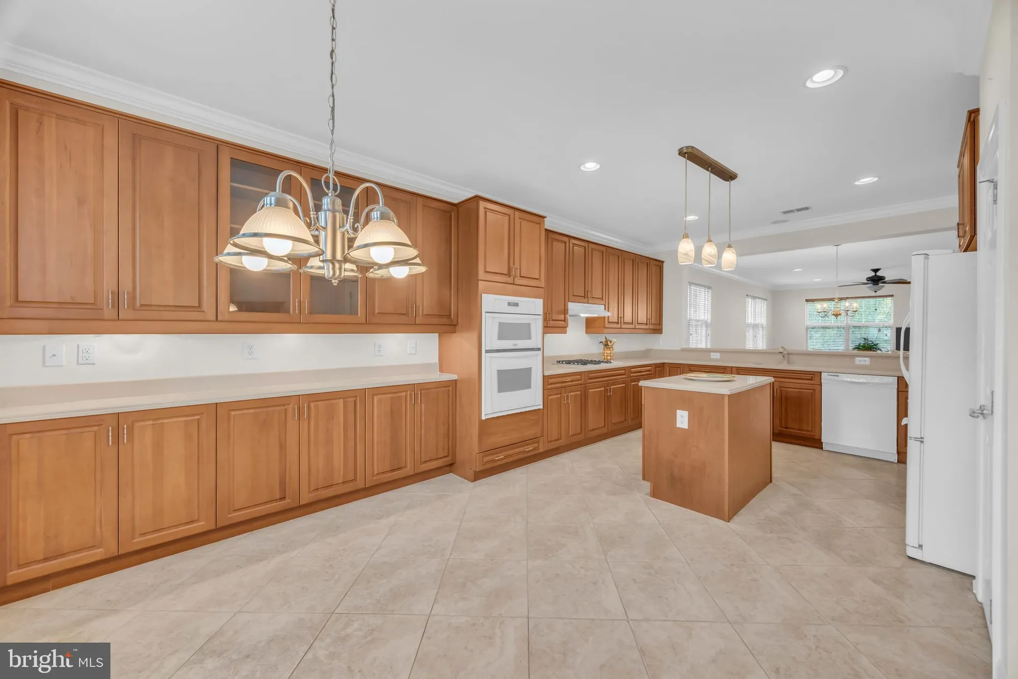 Property Slideshow image 12 of 31 | 8 barbados ct, Hamilton, NJ, 08691