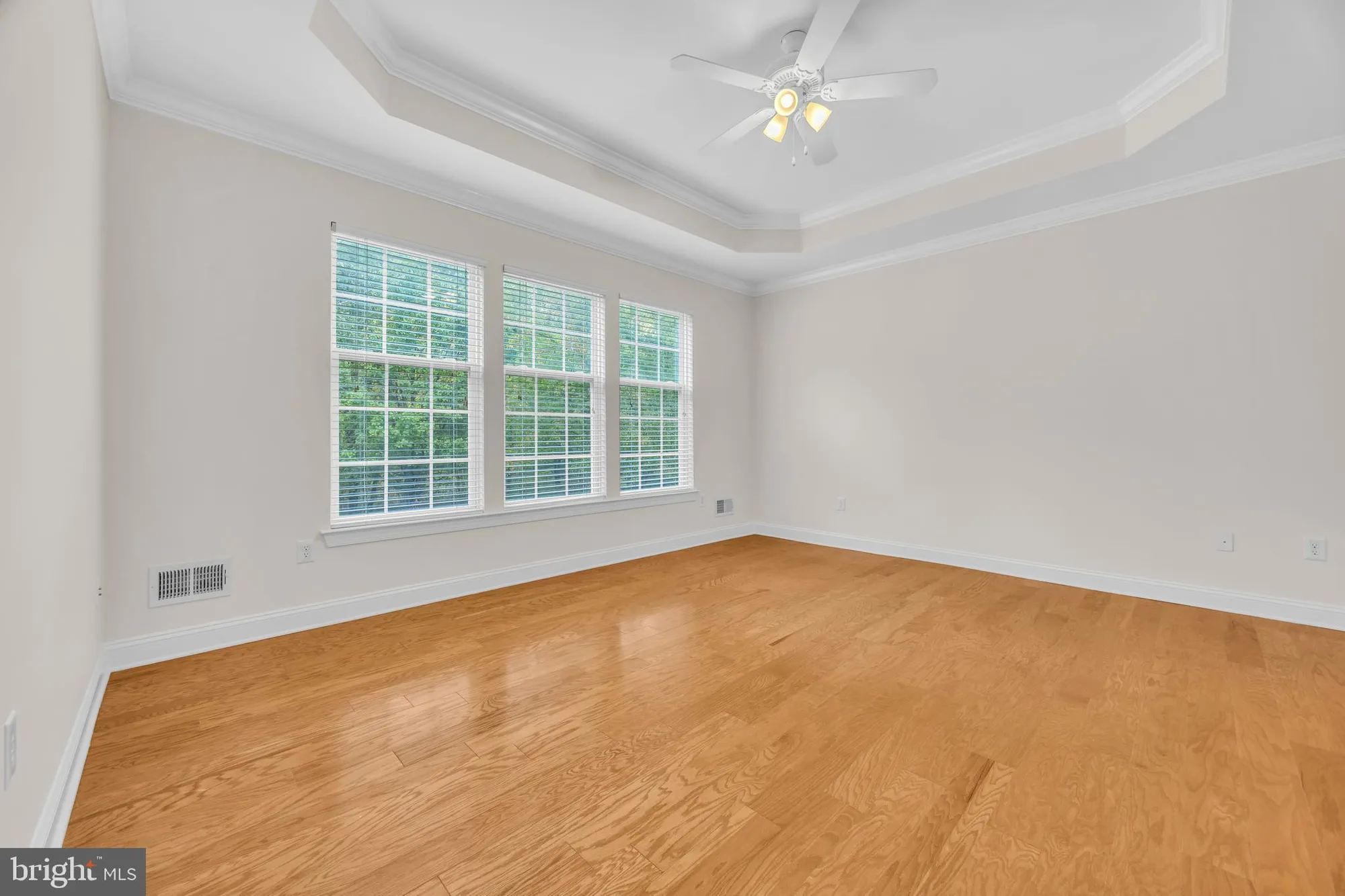 Property Slideshow image 16 of 31 | 8 barbados ct, Hamilton, NJ, 08691