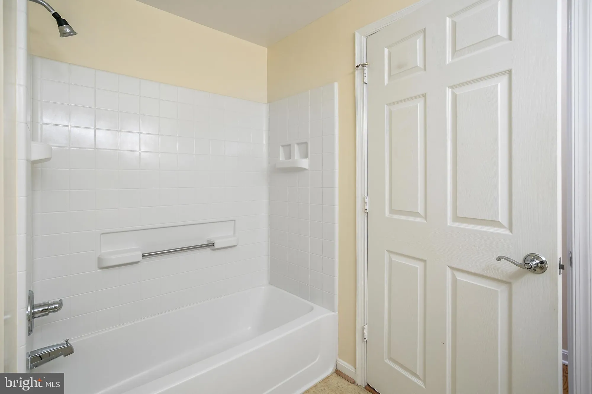 Property Slideshow image 8 of 62 | 19375 cypress ridge ter unit 418, Leesburg, VA, 20176