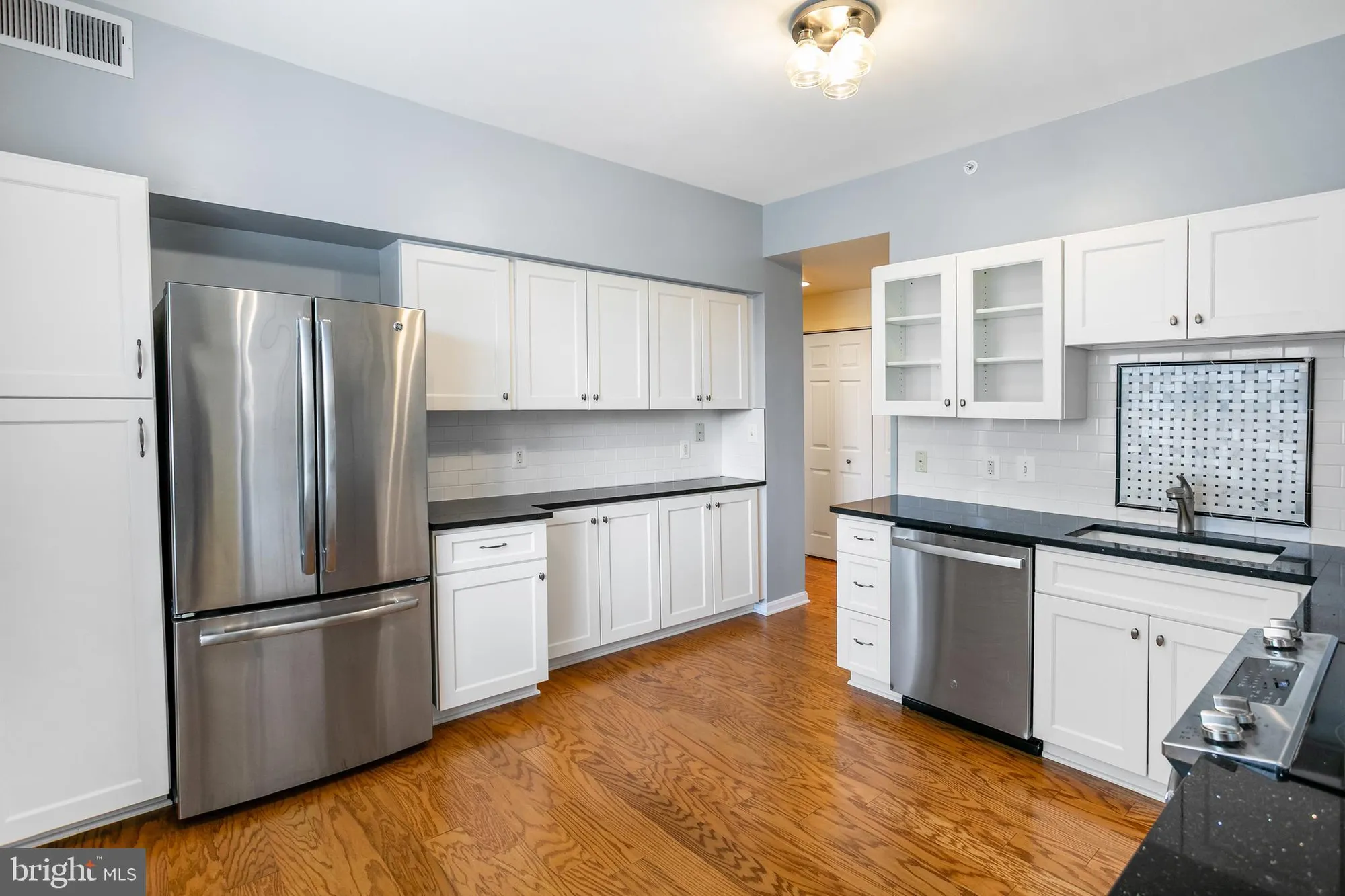 Property Slideshow image 17 of 62 | 19375 cypress ridge ter unit 418, Leesburg, VA, 20176