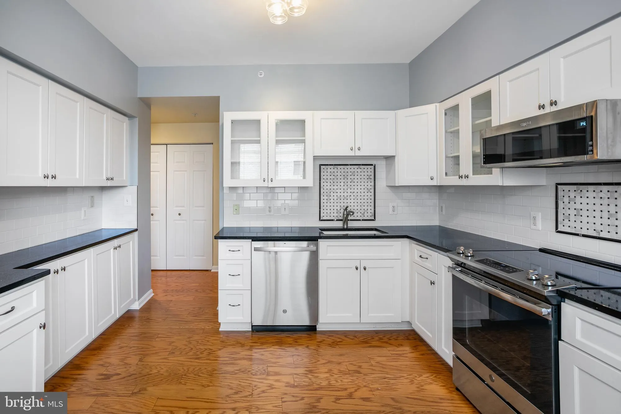Property Slideshow image 18 of 62 | 19375 cypress ridge ter unit 418, Leesburg, VA, 20176
