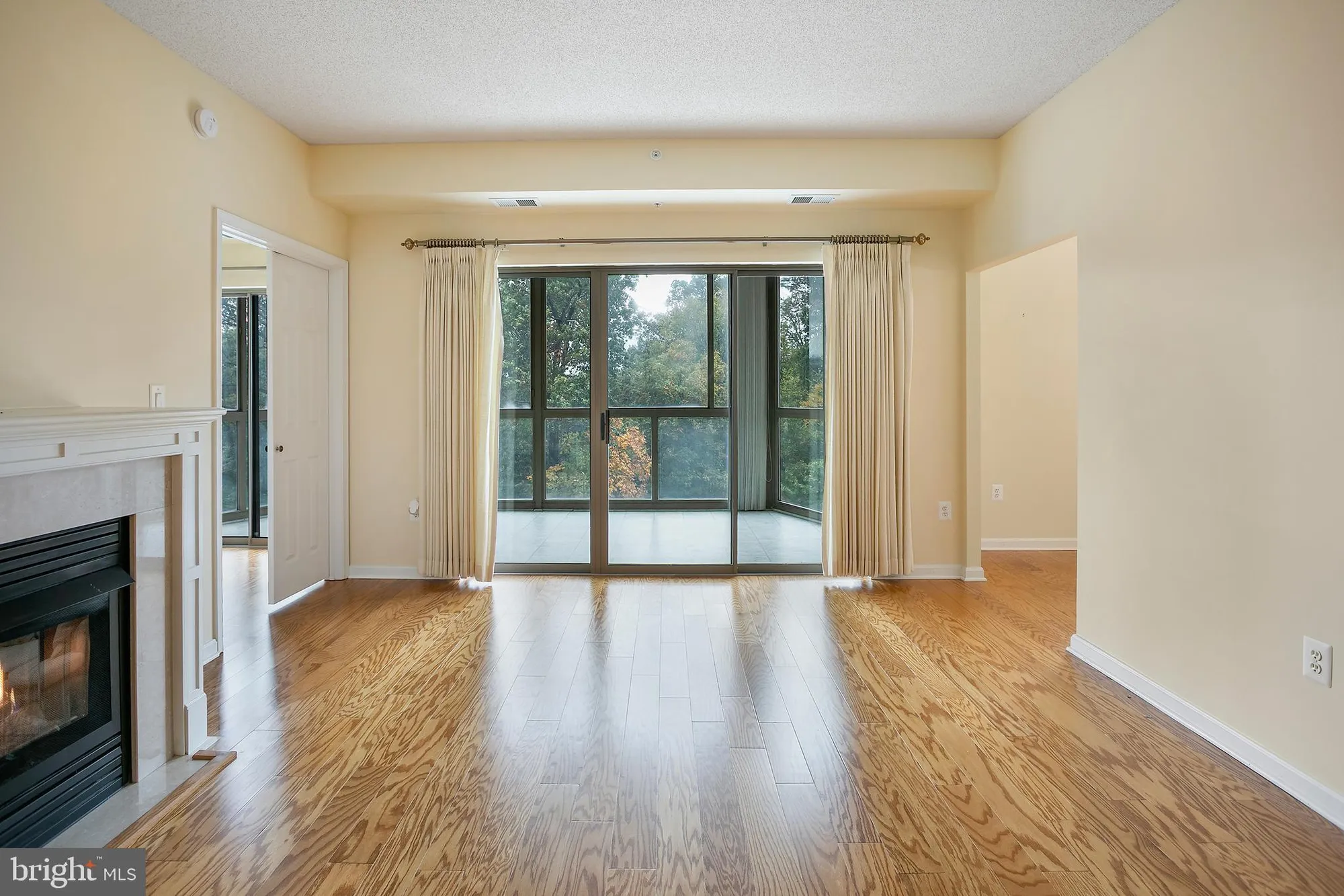 Property Slideshow image 24 of 62 | 19375 cypress ridge ter unit 418, Leesburg, VA, 20176