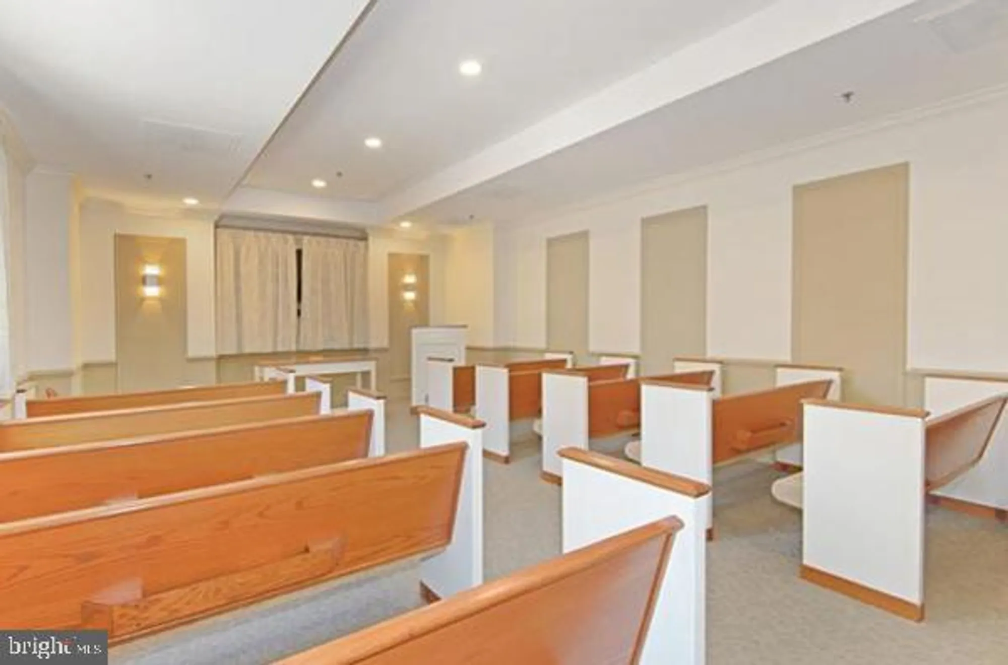 Property Slideshow image 42 of 62 | 19375 cypress ridge ter unit 418, Leesburg, VA, 20176