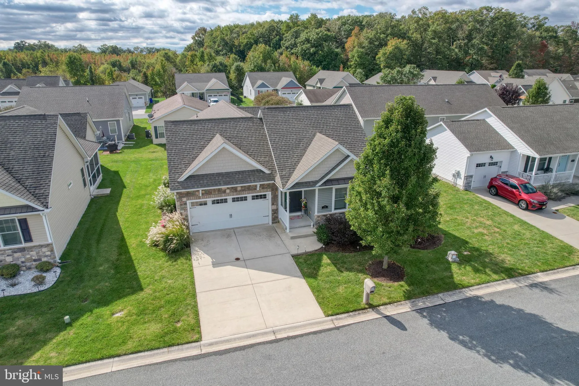 Property Slideshow image 3 of 39 | 175 claystone dr, Dover, DE, 19901