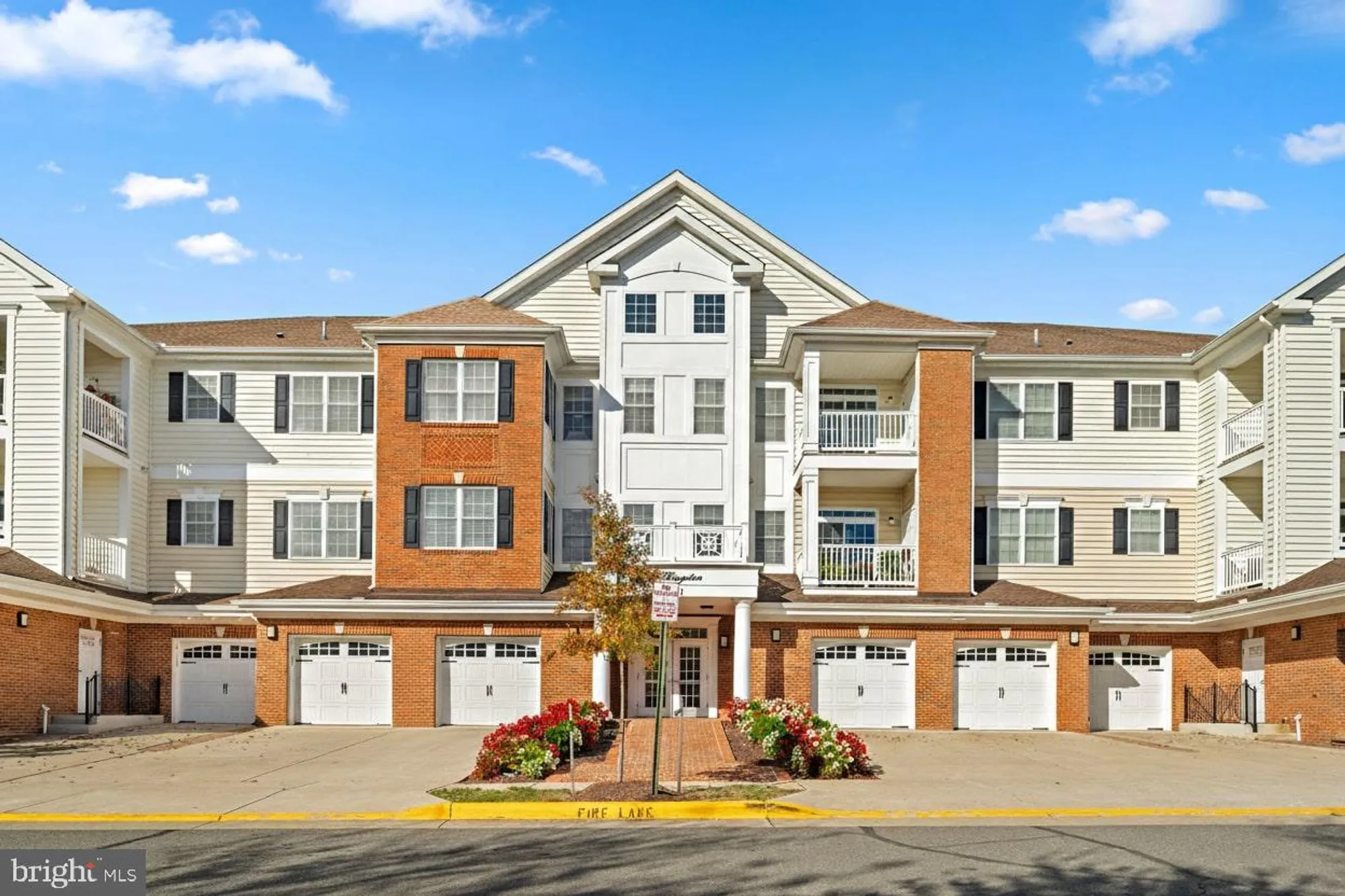 Property Slideshow image 1 of 69 | 15201 royal crest dr apt 407, Haymarket, VA, 20169