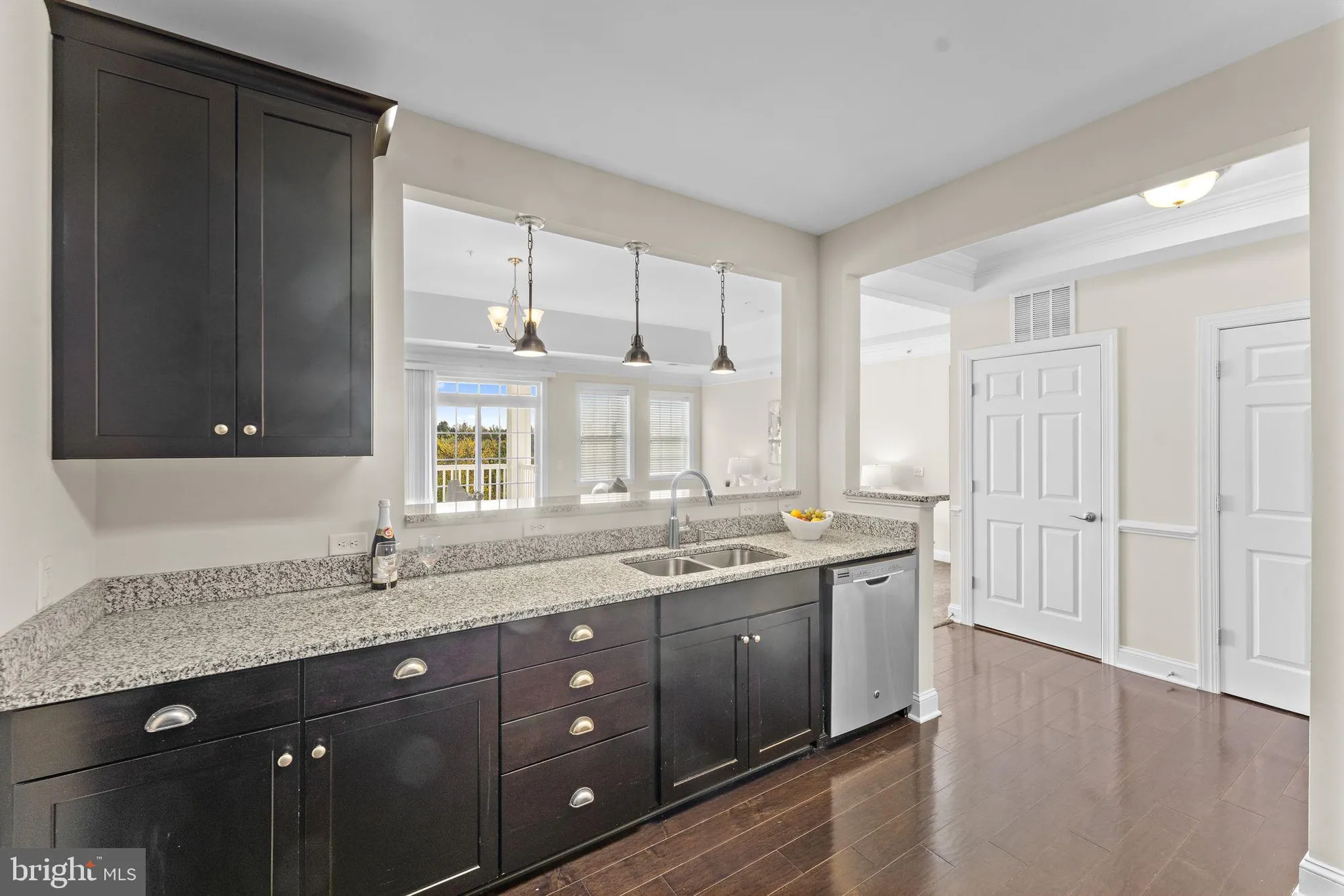 Property Slideshow image 9 of 69 | 15201 royal crest dr apt 407, Haymarket, VA, 20169