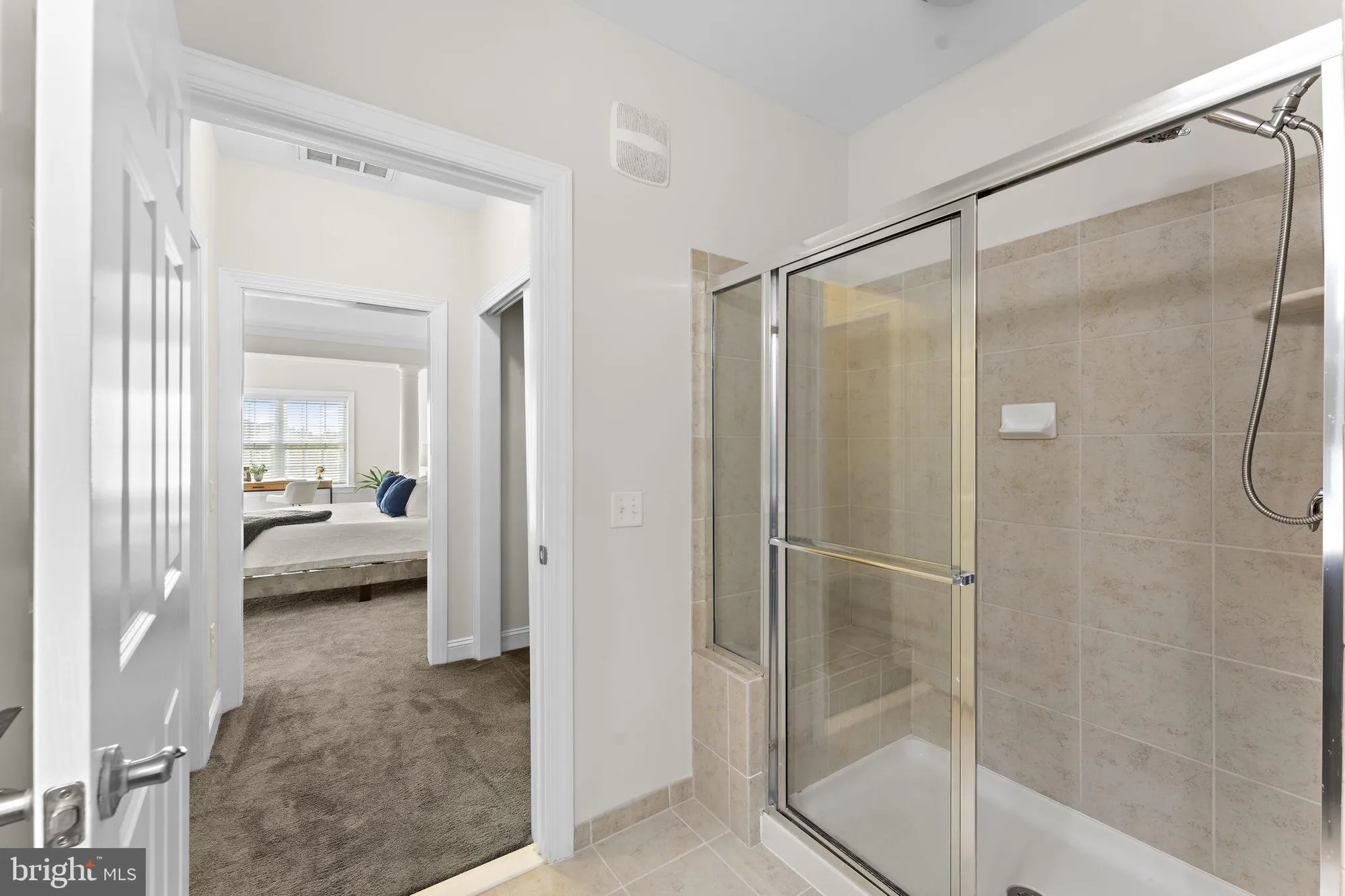 Property Slideshow image 32 of 69 | 15201 royal crest dr apt 407, Haymarket, VA, 20169