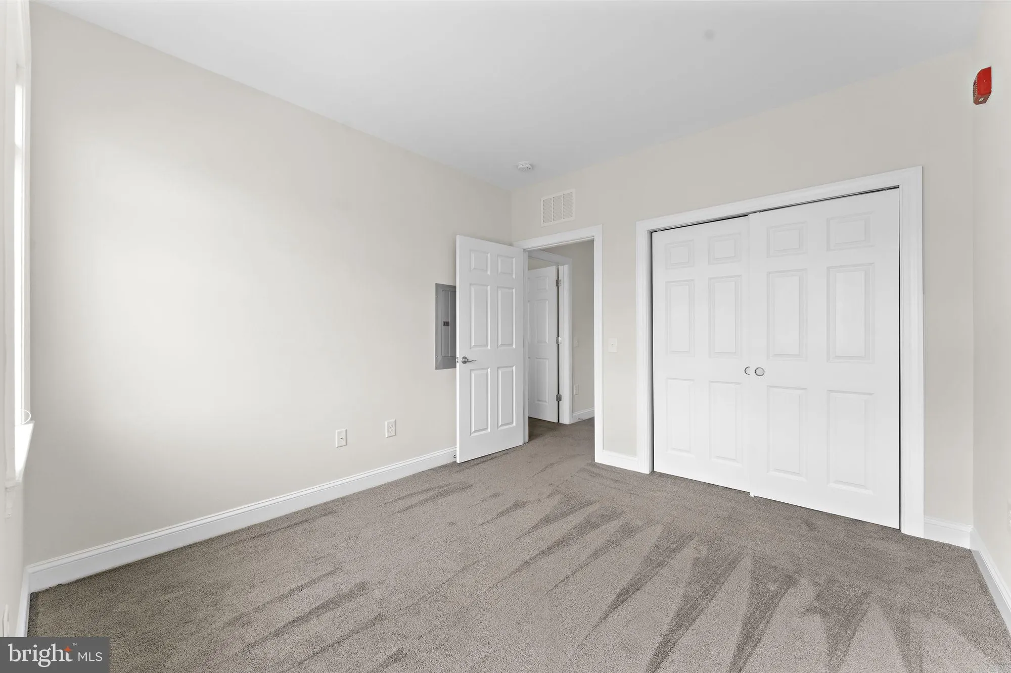 Property Slideshow image 38 of 69 | 15201 royal crest dr apt 407, Haymarket, VA, 20169