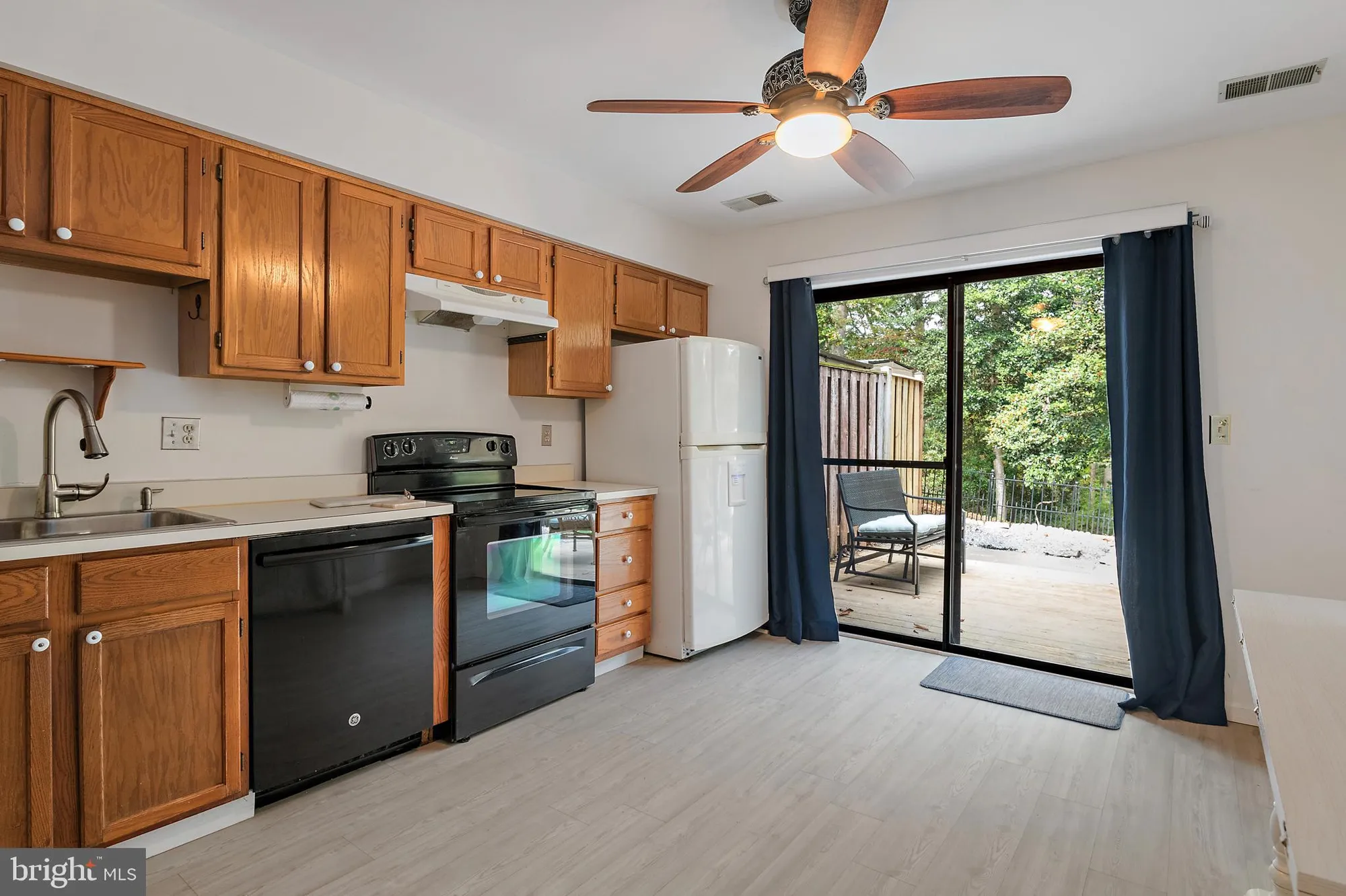 Property Slideshow image 11 of 42 | 932 riversedge cir, Annapolis, MD, 21401