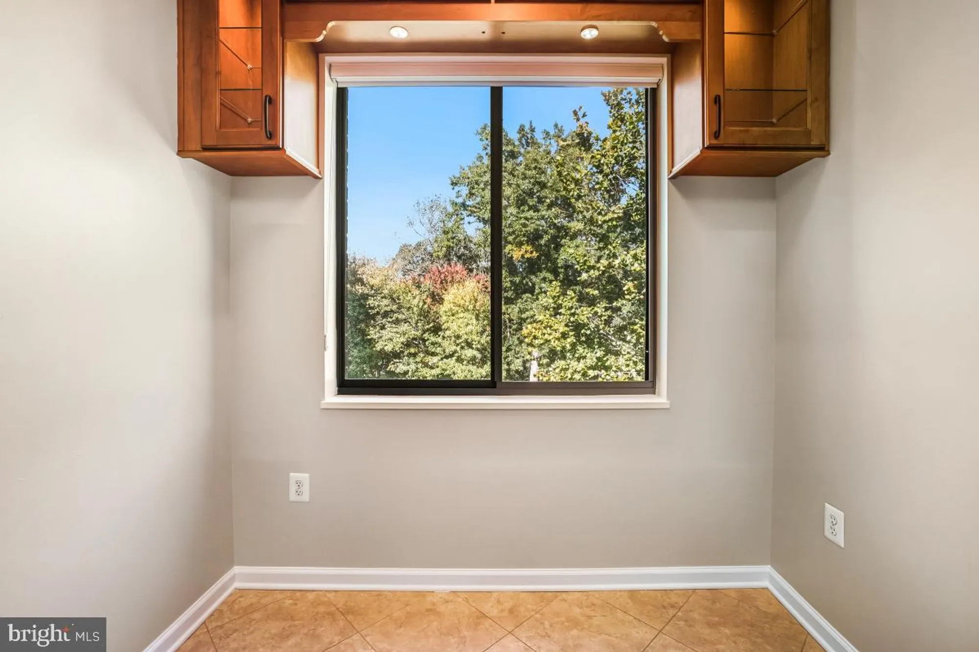 Property Slideshow image 16 of 48 | 2904 n leisure world blvd apt 514, Silver Spring, MD, 20906