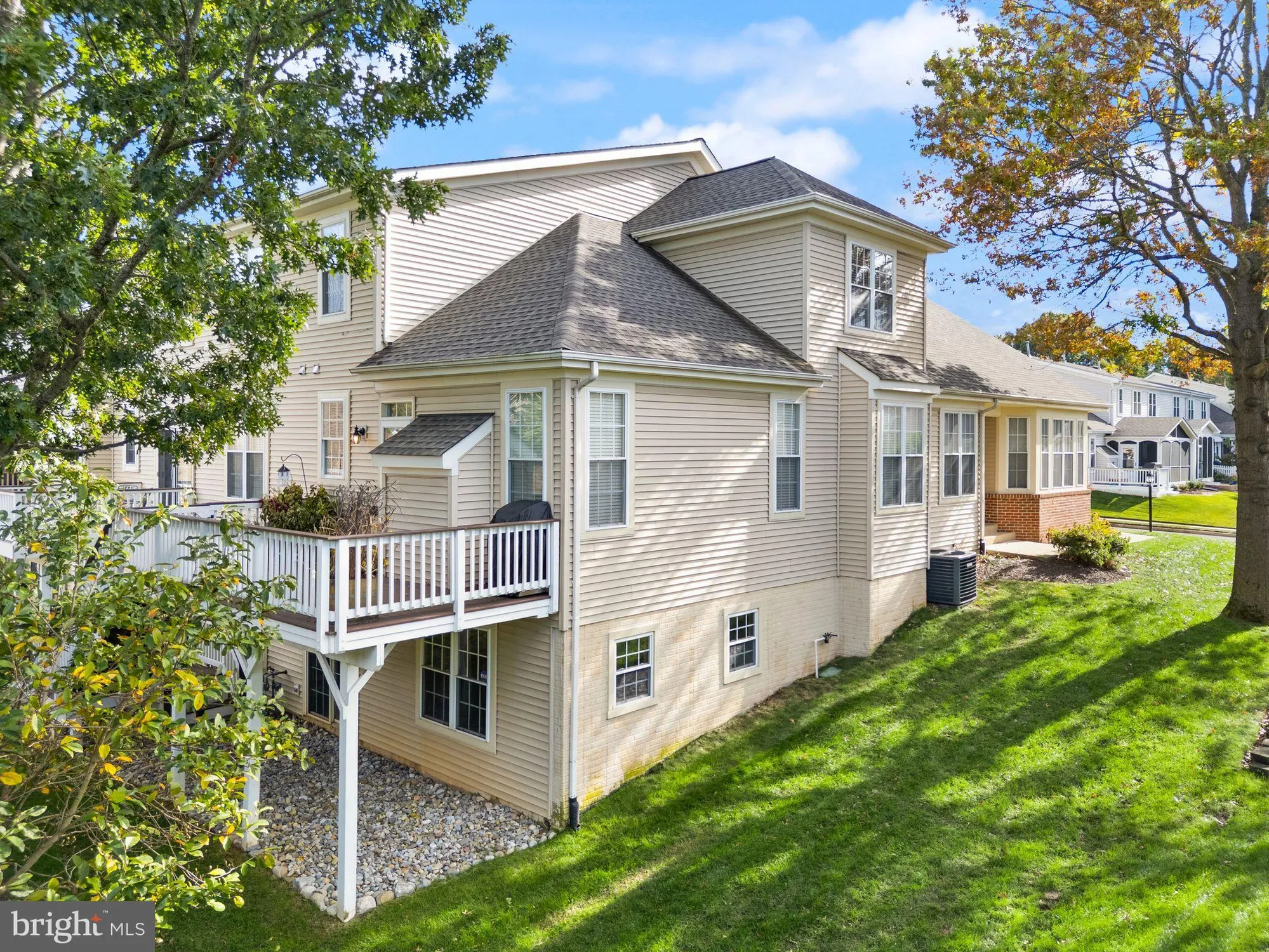 Property Slideshow image 3 of 50 | 17680 glass ridge pl, Gainesville, VA, 20155