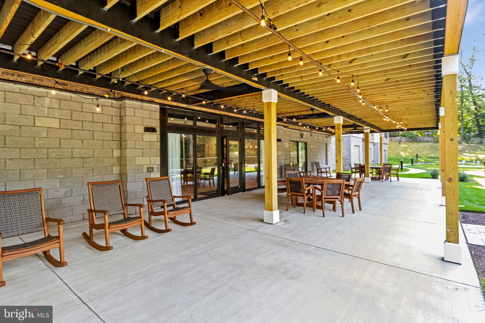 Property Slideshow image 16 of 39 | 78 old mill bottom rd n apt 107, Annapolis, MD, 21409