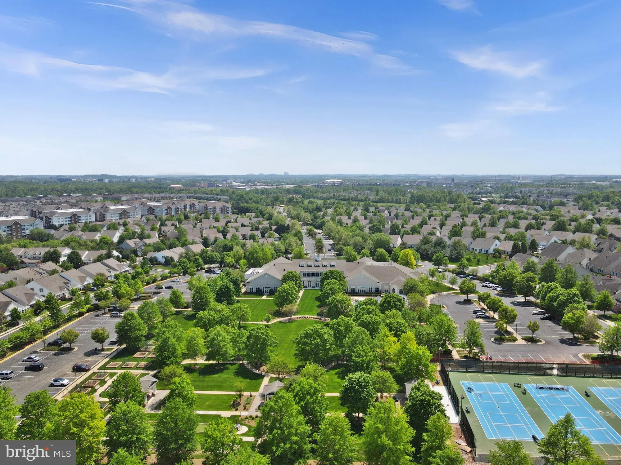 Property Slideshow image 26 of 32 | 44397 adare manor sq, Ashburn, VA, 20147