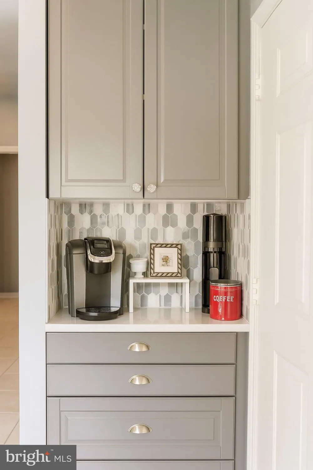 Property Slideshow image 3 of 13 | 12221 seaford ct, Woodbridge, VA, 22192