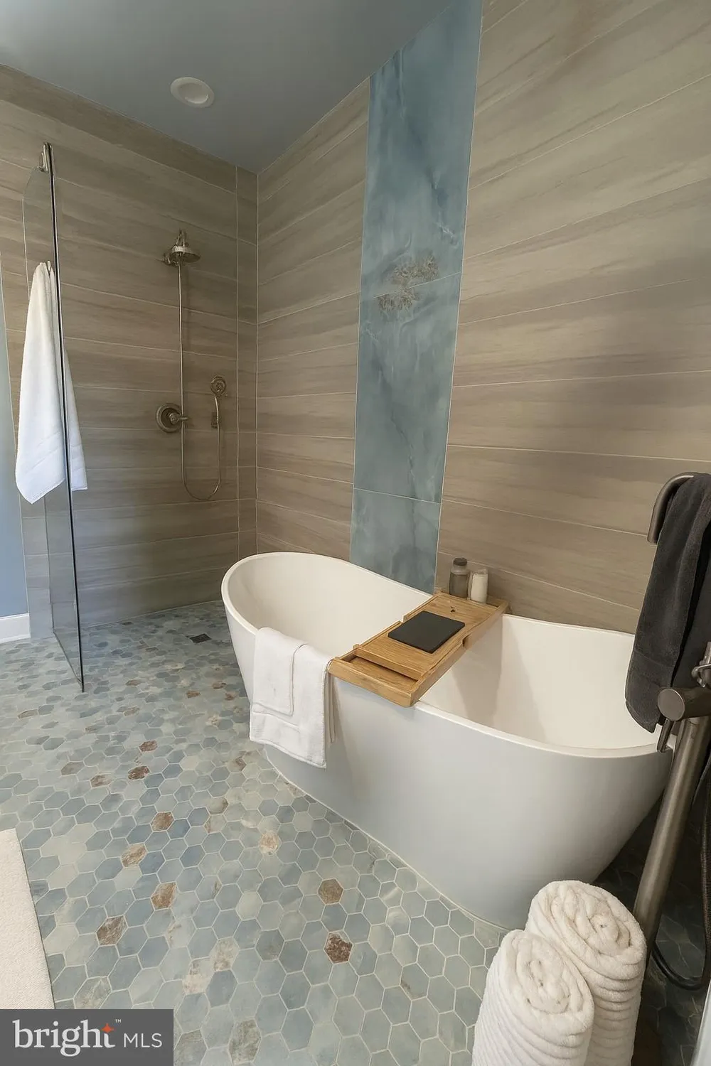 Property Slideshow image 7 of 13 | 12221 seaford ct, Woodbridge, VA, 22192