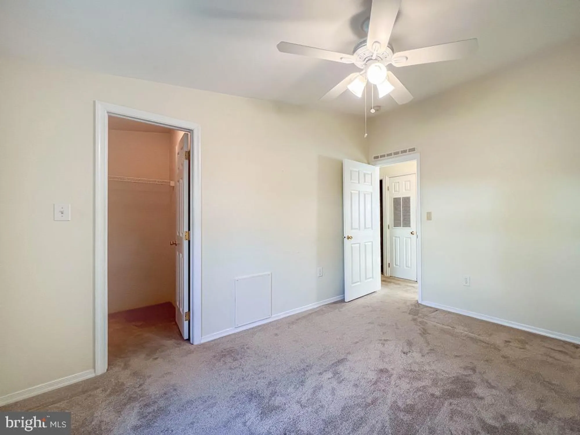 Property Slideshow image 5 of 41 | 529 honeysuckle ct, New Hope, PA, 18938