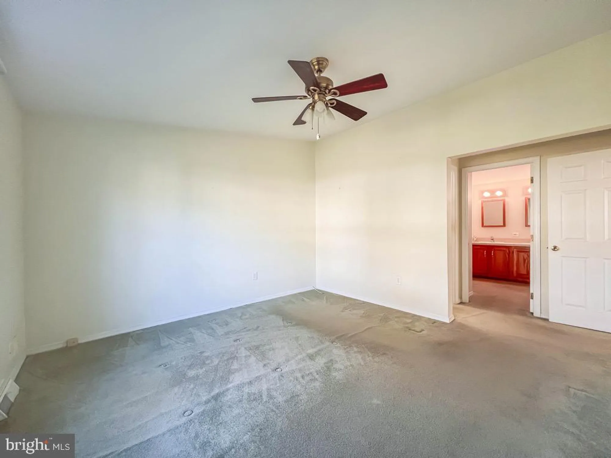 Property Slideshow image 32 of 41 | 529 honeysuckle ct, New Hope, PA, 18938