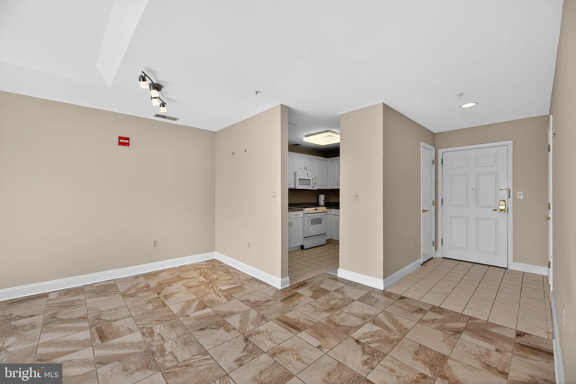 Property Slideshow image 5 of 23 | 2304 windrow dr, Princeton, NJ, 08540