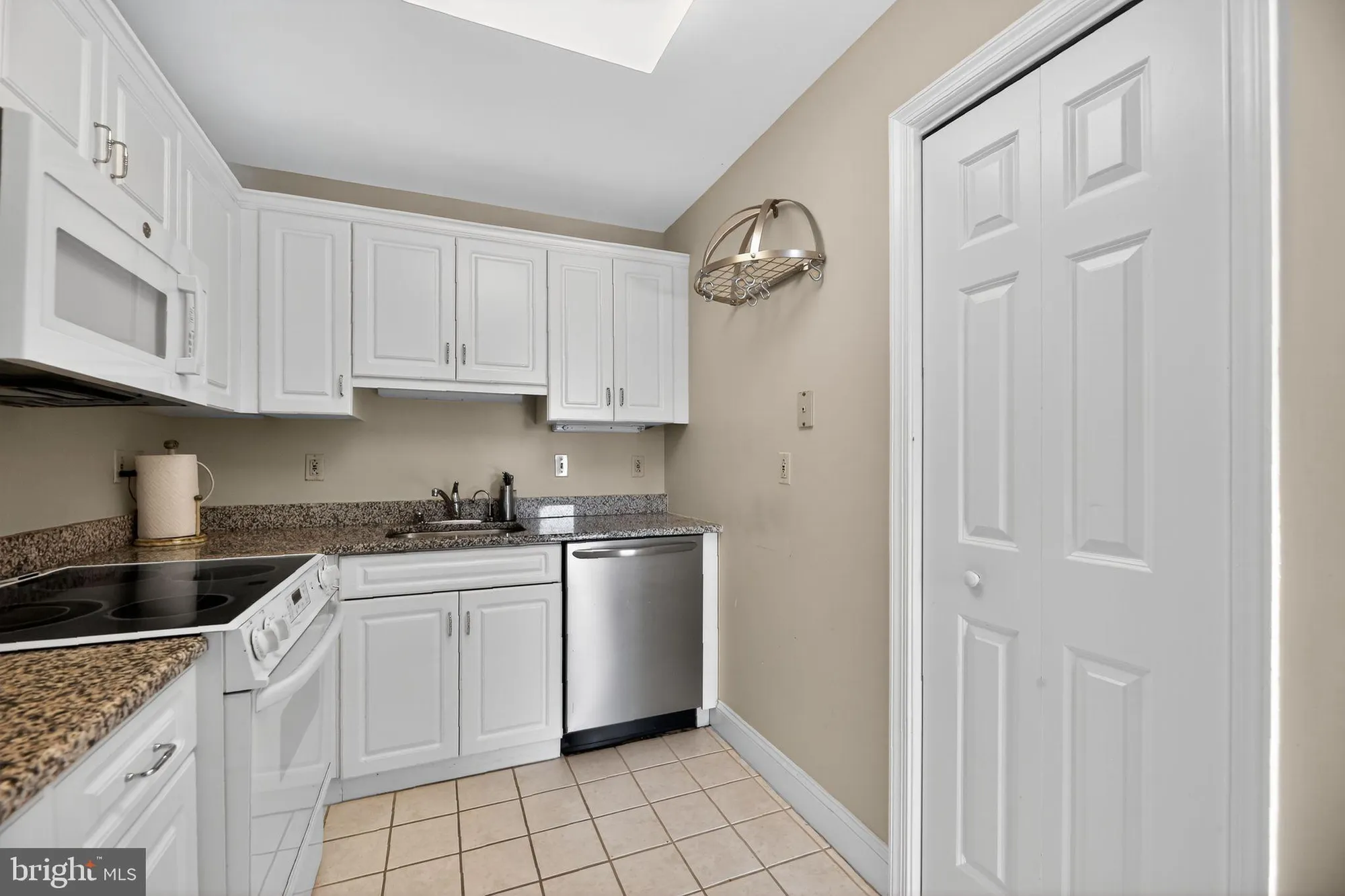 Property Slideshow image 9 of 23 | 2304 windrow dr, Princeton, NJ, 08540