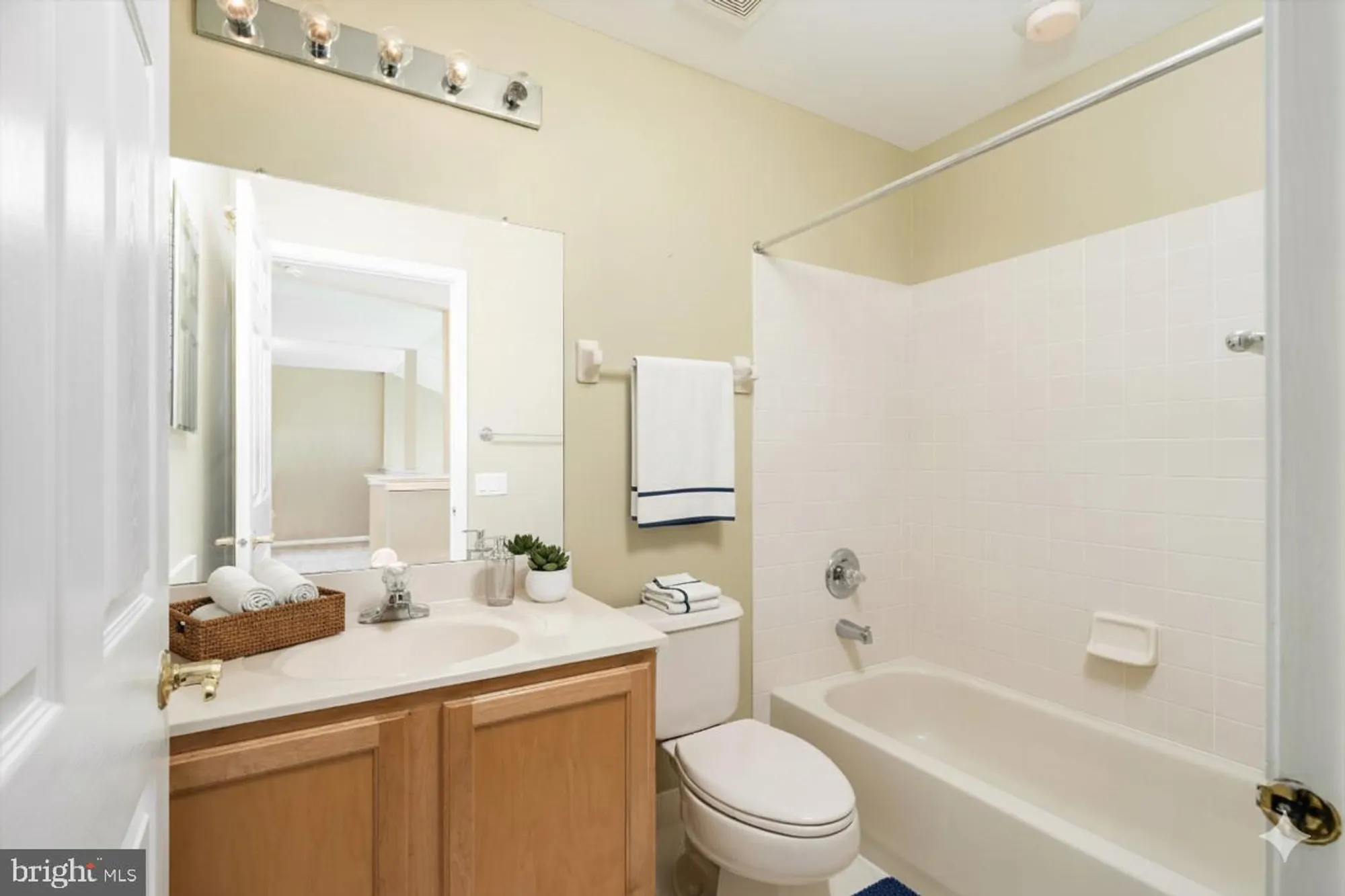 Property Slideshow image 27 of 46 | 120 kingston blvd, Hamilton, NJ, 08690