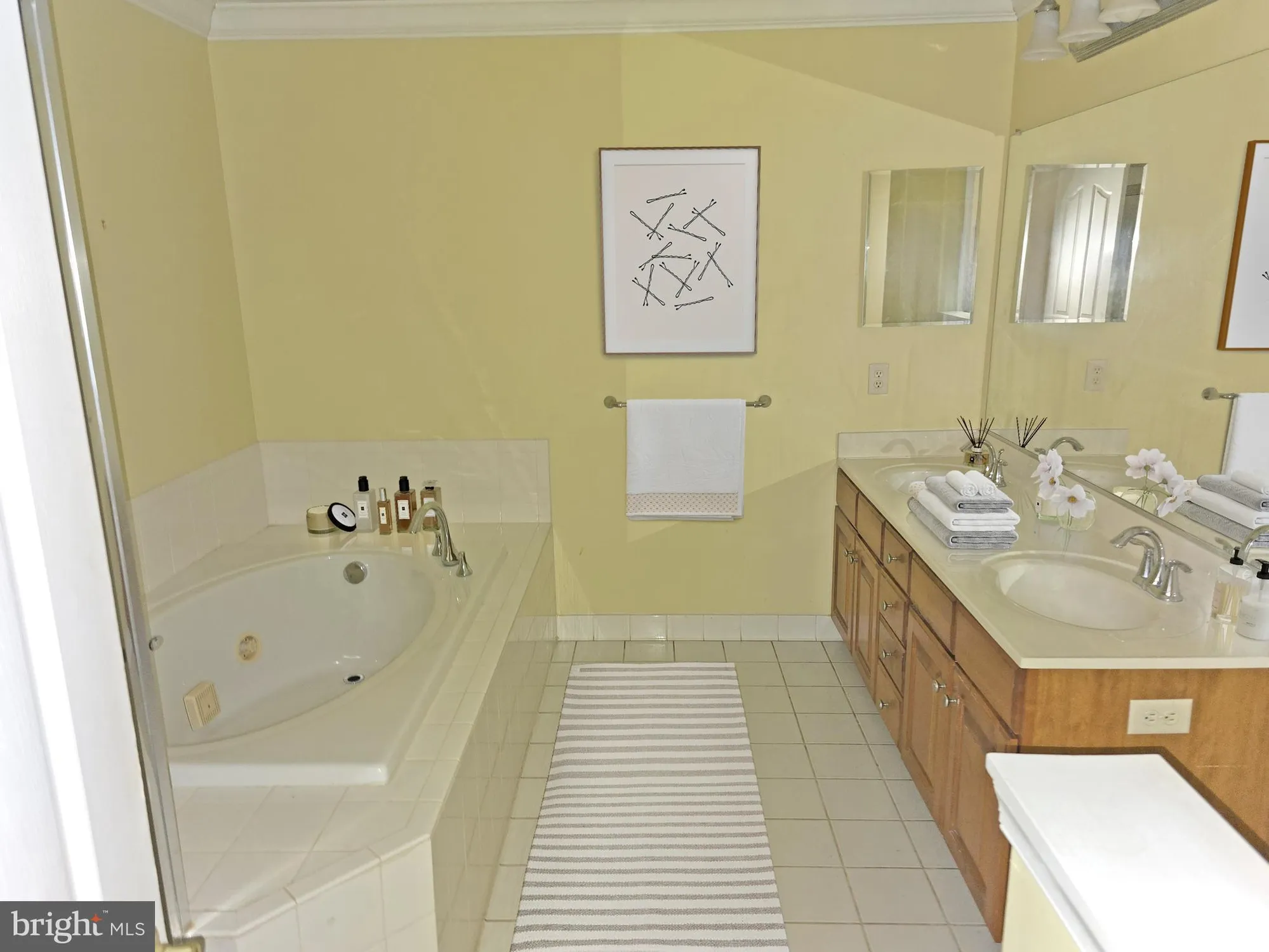 Property Slideshow image 13 of 44 | 8790 sage brush way 19, Columbia, MD, 21045