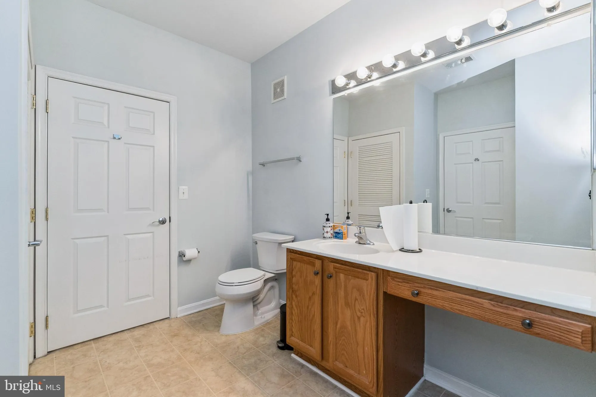 Property Slideshow image 16 of 26 | 13216 fox bow dr 305, Upper Marlboro, MD, 20774