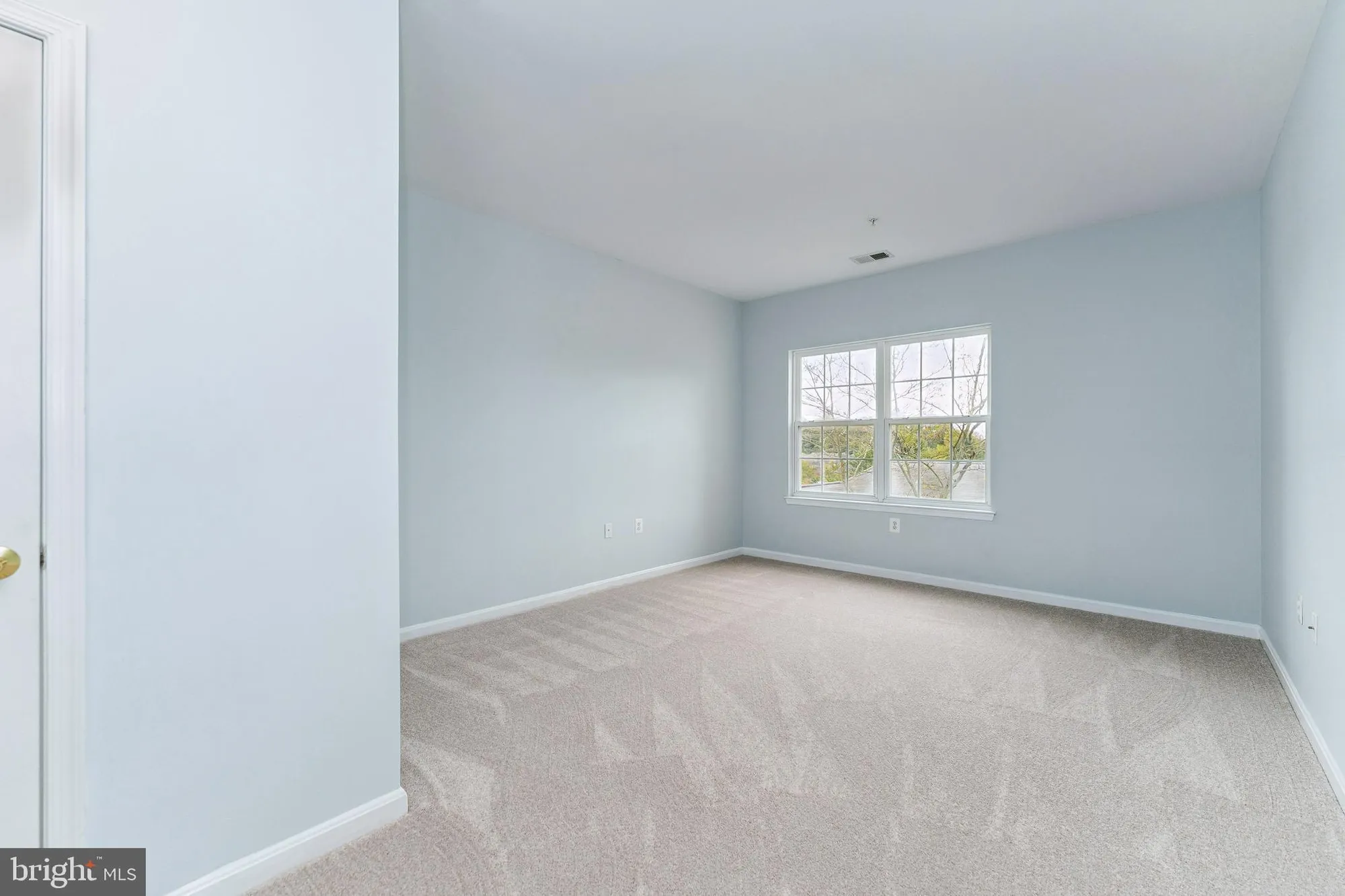 Property Slideshow image 13 of 26 | 13216 fox bow dr 305, Upper Marlboro, MD, 20774