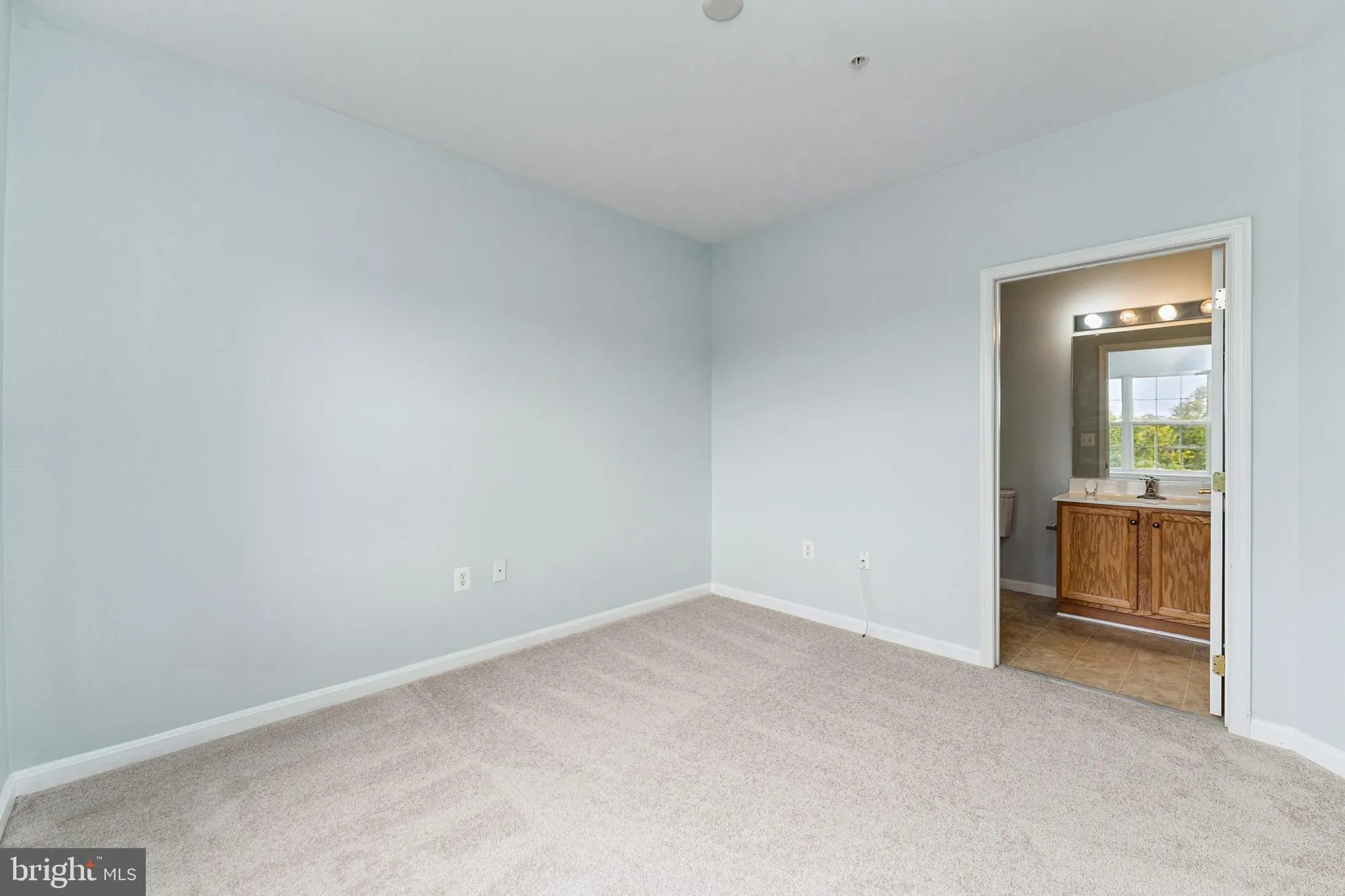 Property Slideshow image 20 of 26 | 13216 fox bow dr 305, Upper Marlboro, MD, 20774