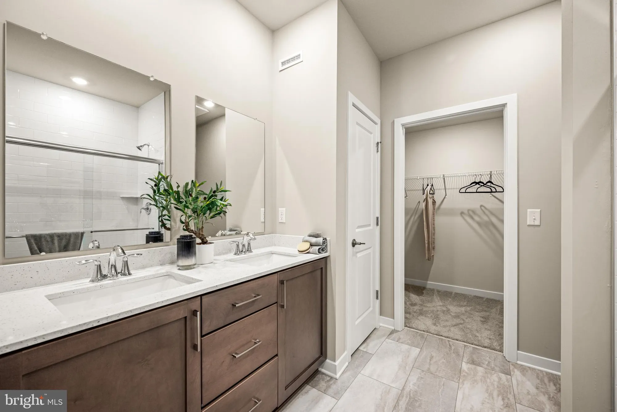 Property Slideshow image 9 of 48 | 548 arrowgrass ln, New Castle, DE, 19720