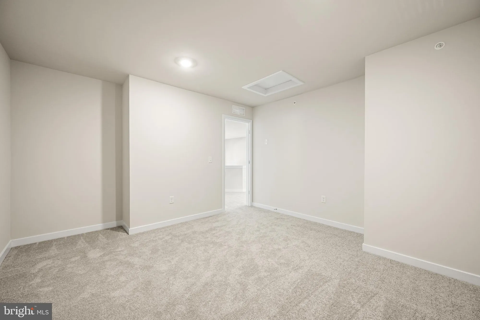 Property Slideshow image 30 of 48 | 548 arrowgrass ln, New Castle, DE, 19720